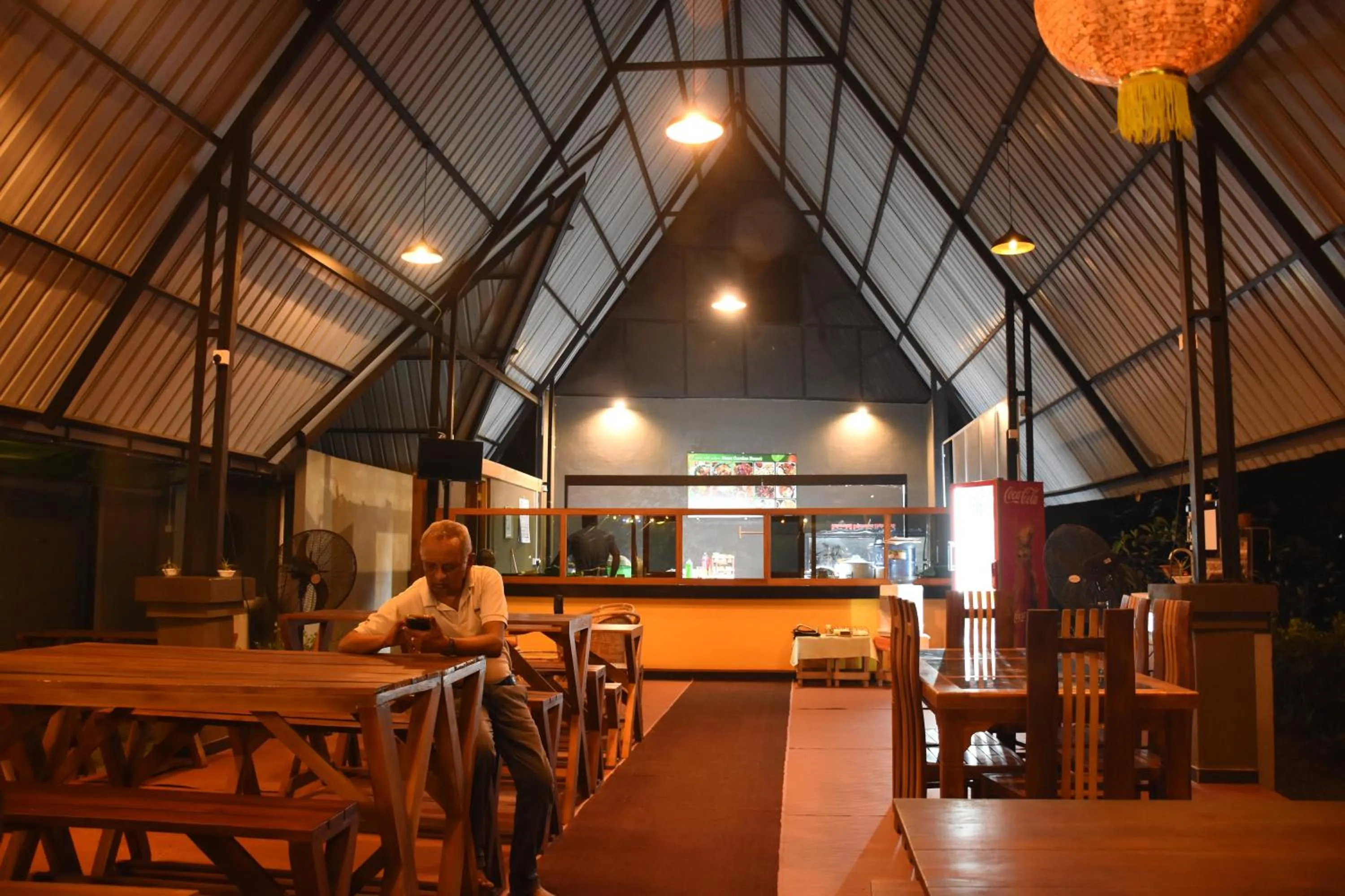 Restaurant/places to eat in Steps Garden Resort