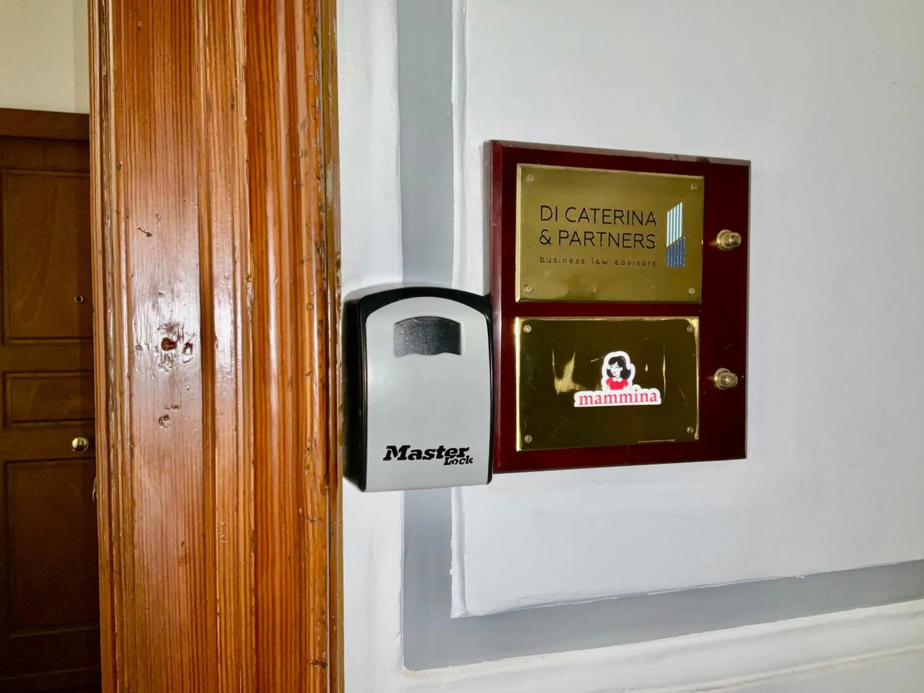 microwave in Mammina Home