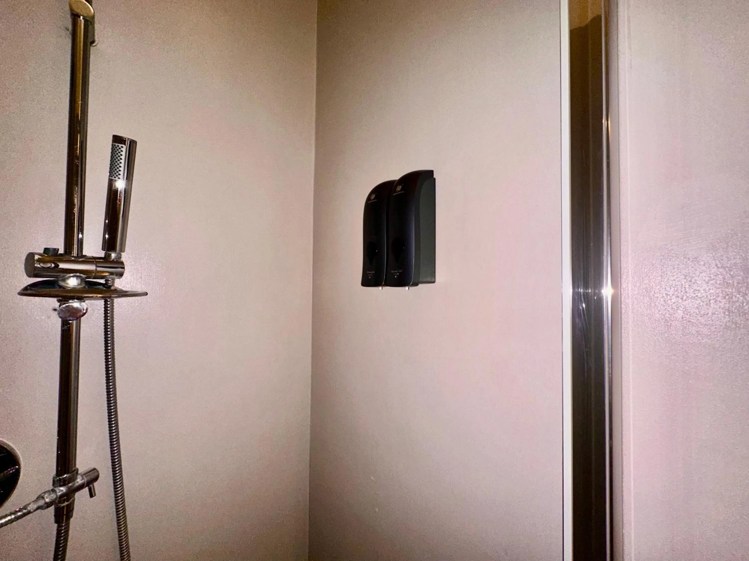 Shower in Mammina Home