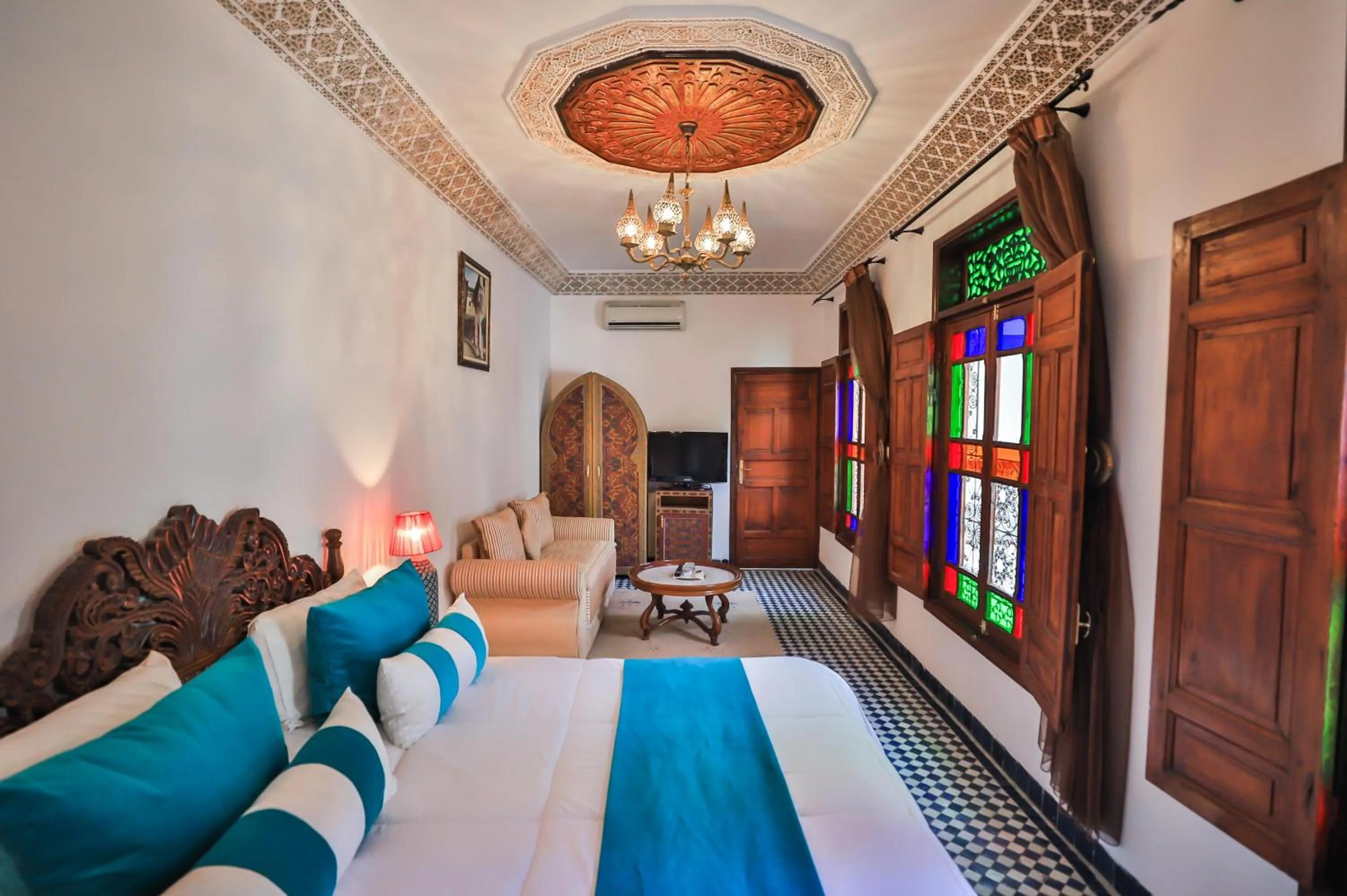 Bed in Riad Dar Chrifa - Luxury Escape