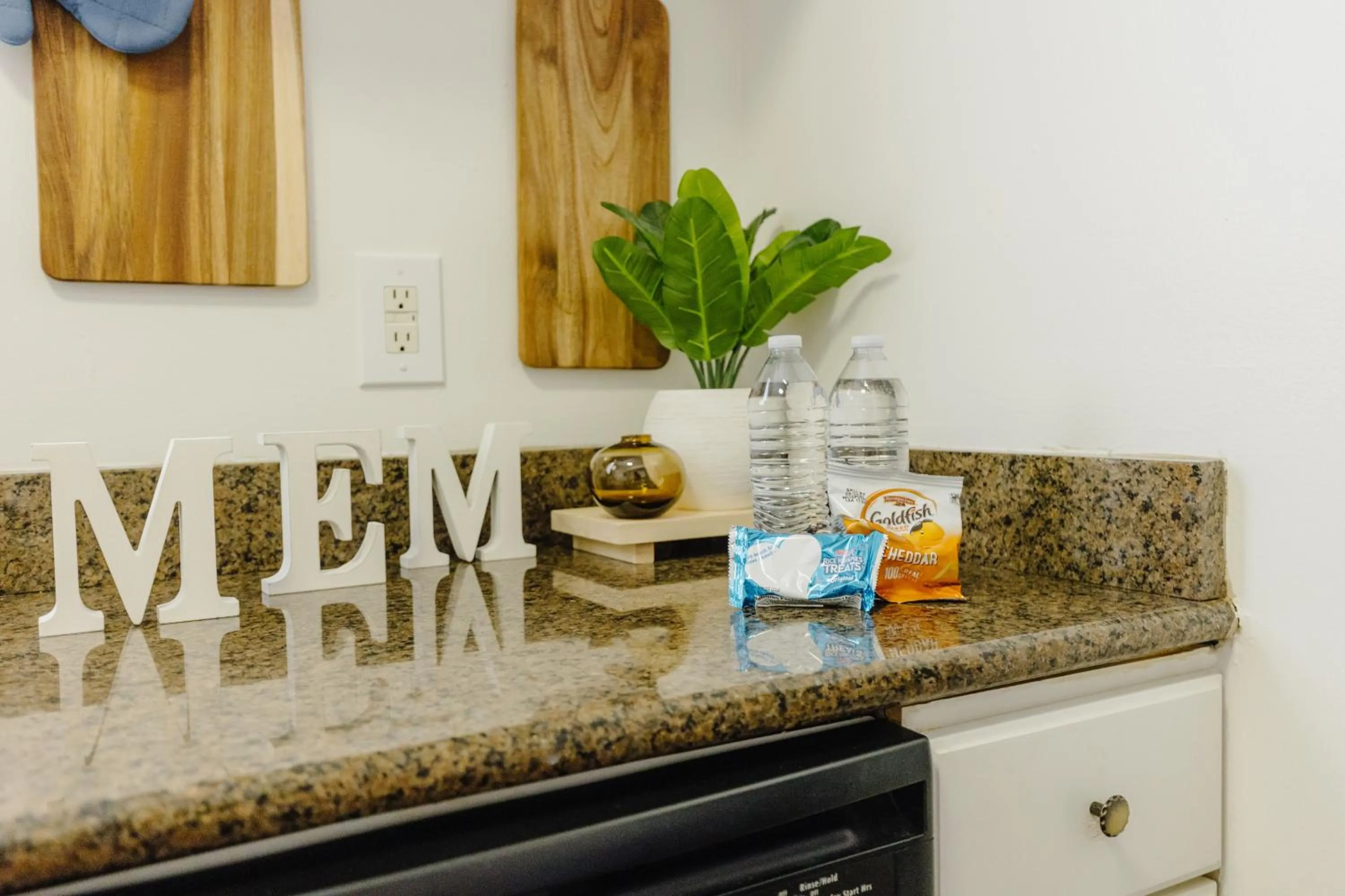 Kitchen or kitchenette in Centrally Located 2BR Overton Square Unit 2 Fast WiFi Free Parking Yes Pets