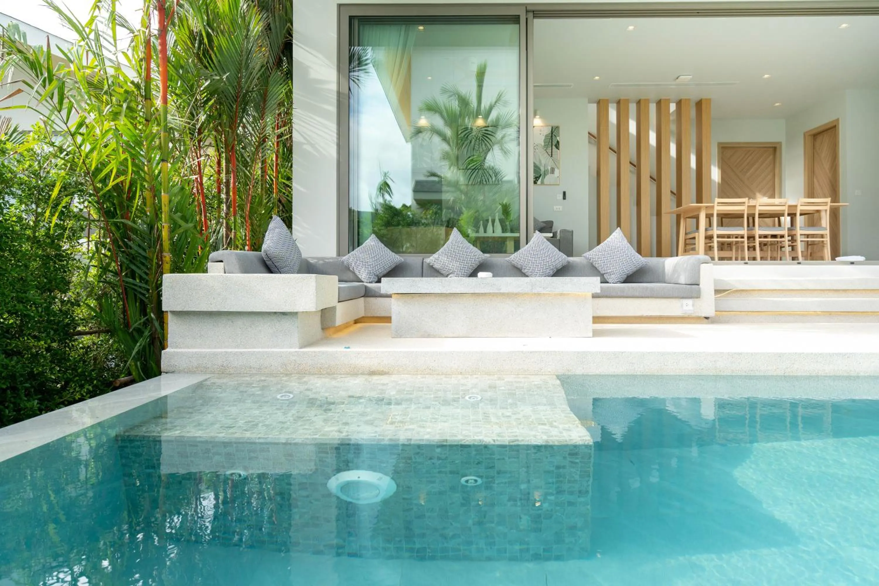 Swimming pool in Himmapana Villas - Hills