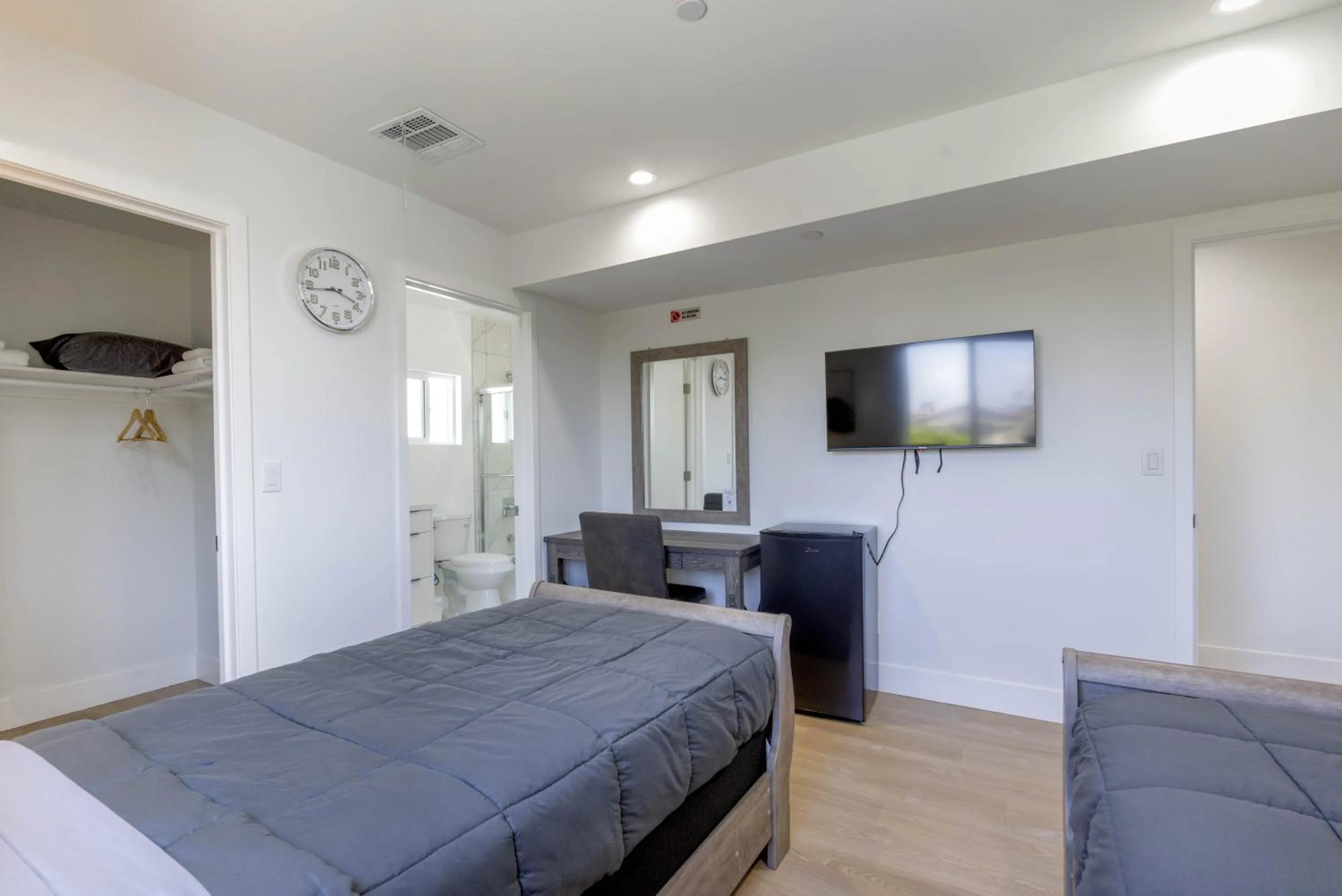 Bedroom, Bed in Modern Apartment in Studio City