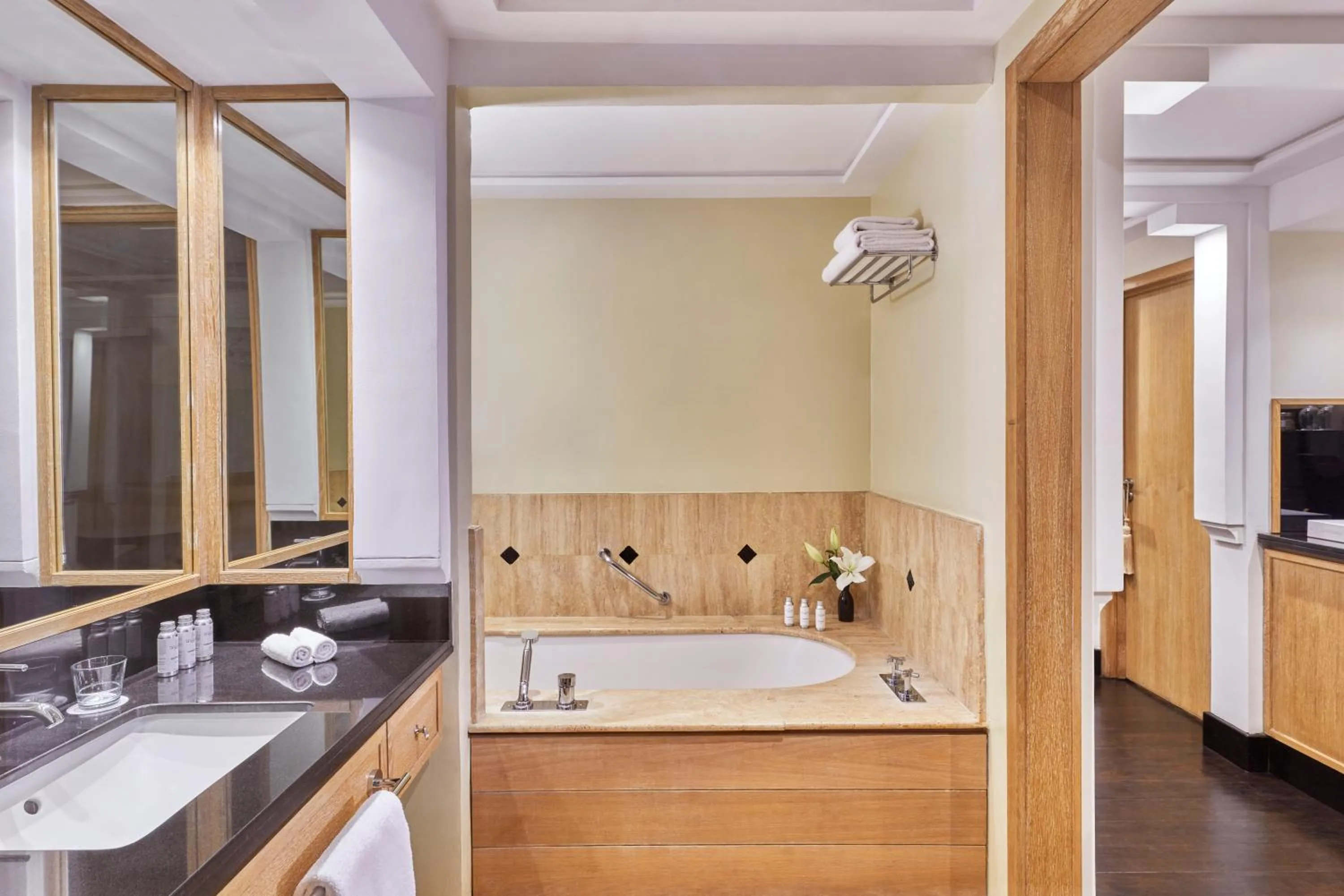 Bath in Hôtel & Ryads Barrière Le Naoura