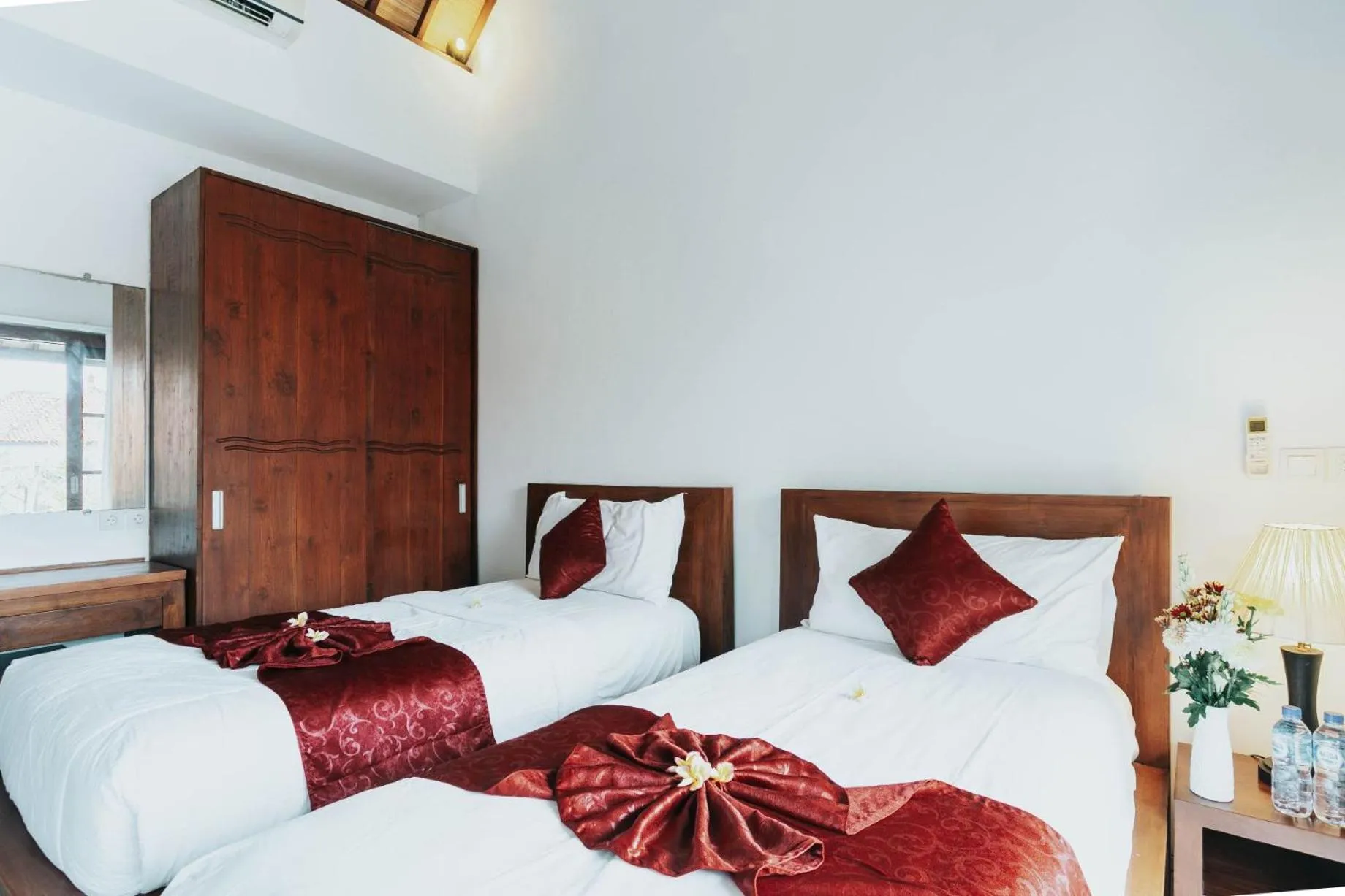 Bed in Villa Sukanami Sanur by ecommerceloka