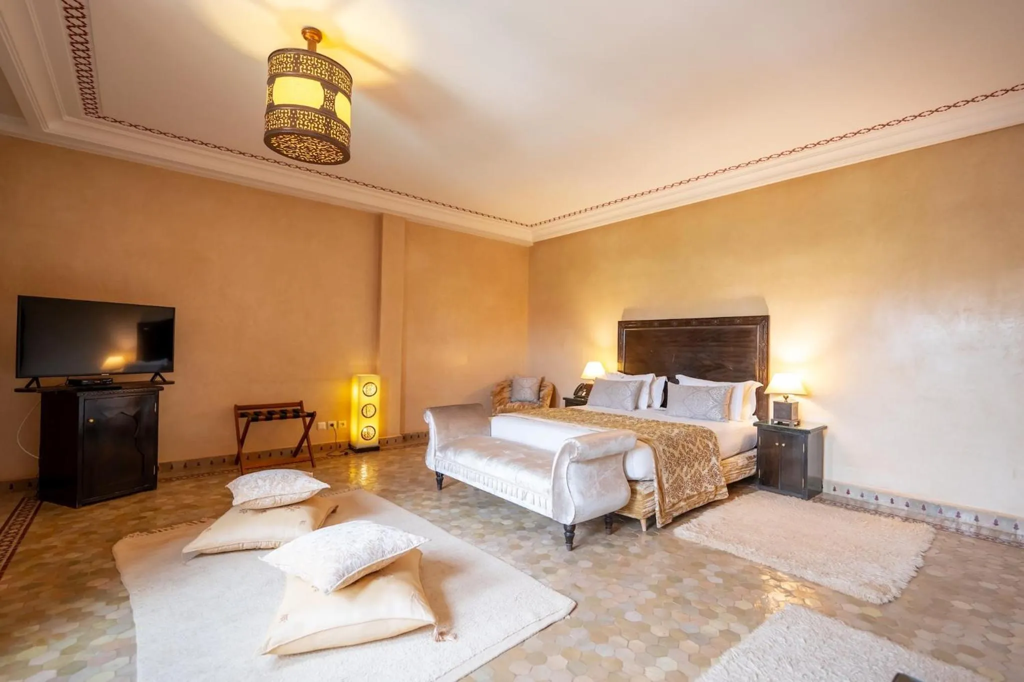 Photo of the whole room, Bed in Al Fassia Aguedal