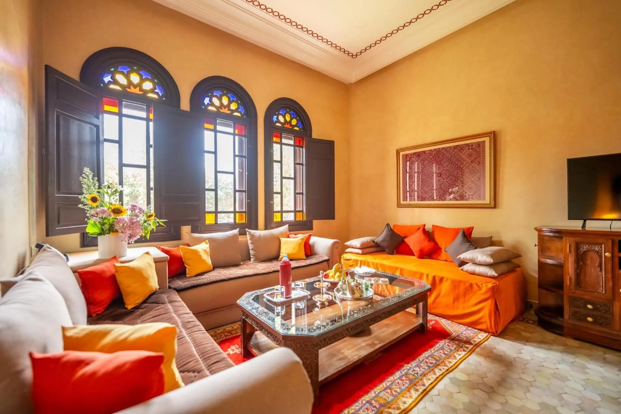 Communal lounge/ TV room in Al Fassia Aguedal