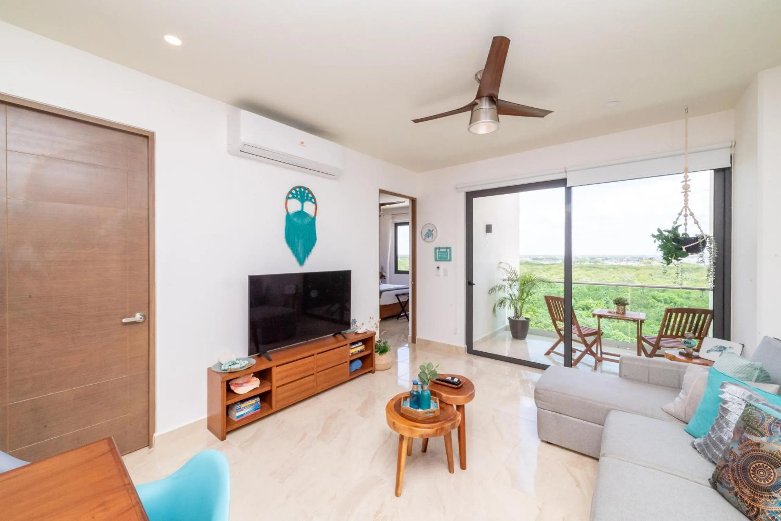 Luxury Condo, 2BR, Fast Internet, Condo Akul