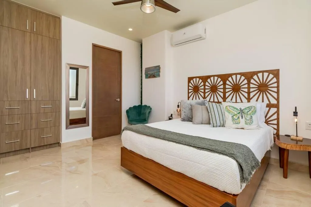 Bed in Luxury Condo, 2BR, Fast Internet, Condo Akul