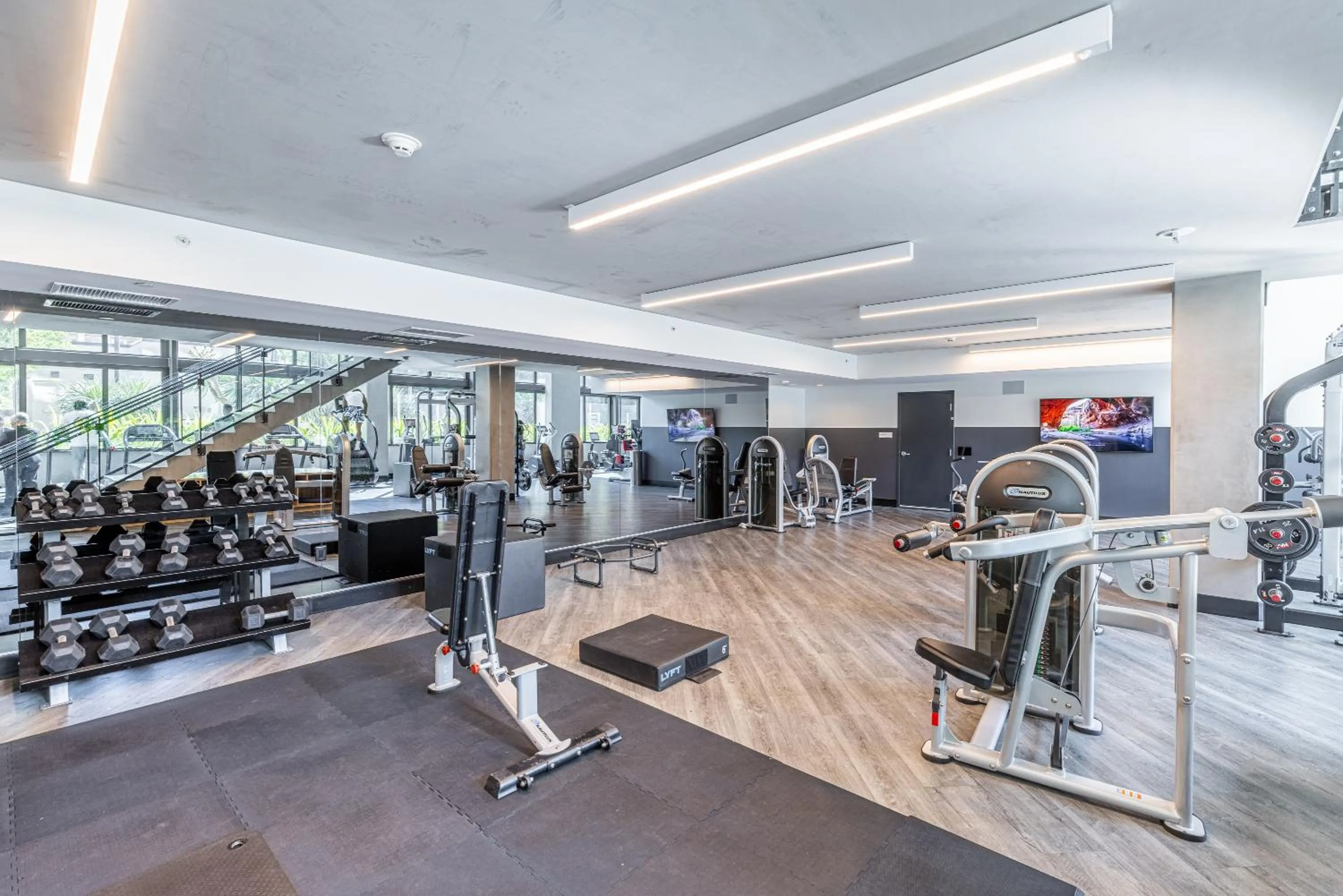 Fitness centre/facilities in Top Floor High Rise 3 Bed DTLA Skyscraper Penthouse