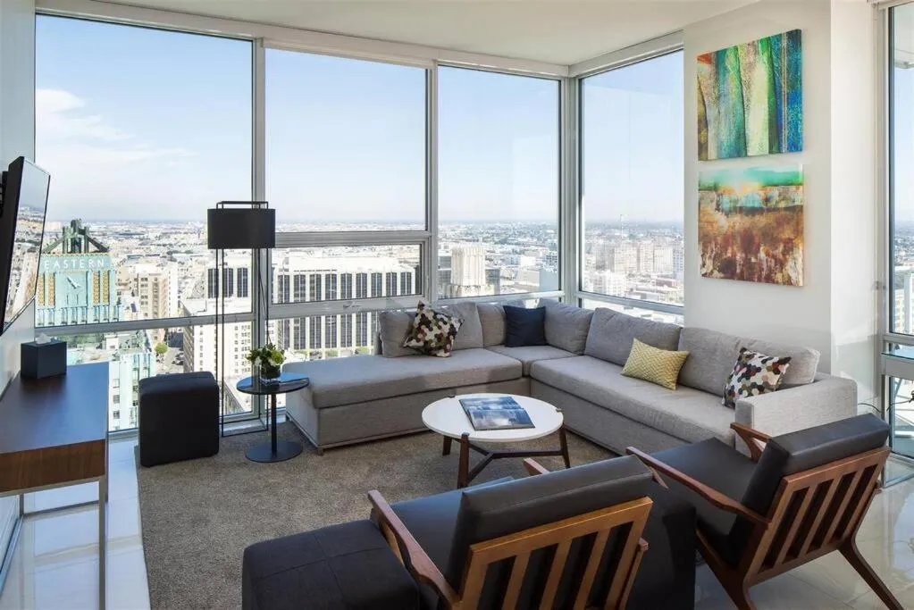Top Floor High Rise 3 Bed DTLA Skyscraper Penthouse