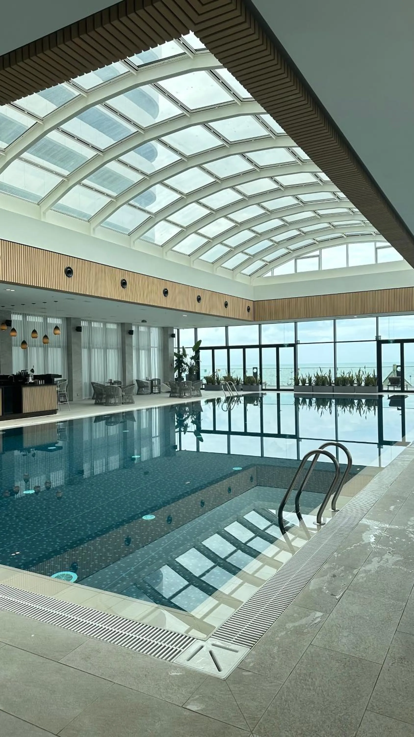 Swimming pool in Dream Apartments at Alliance Palace