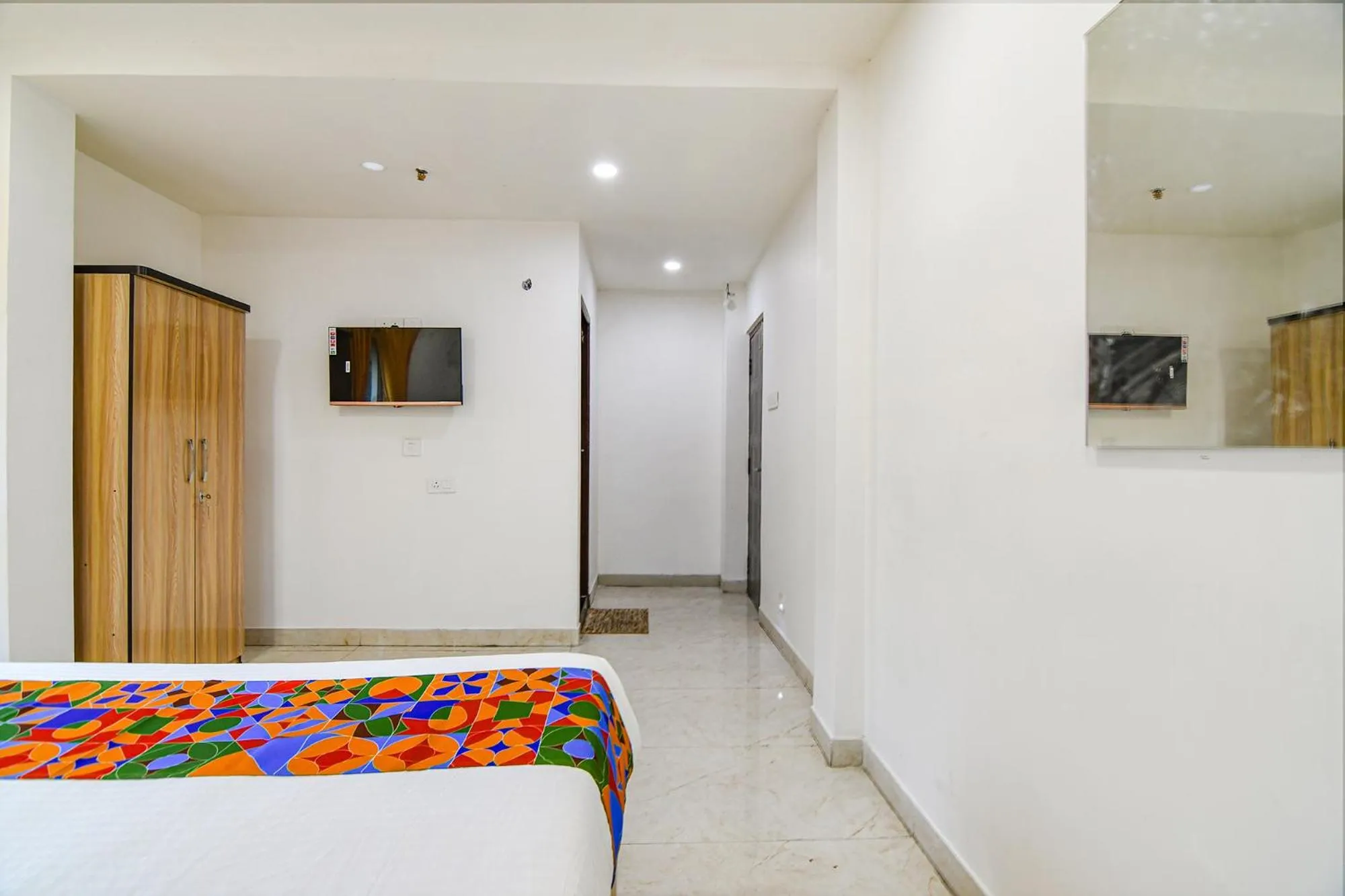 Bed in FabHotel Grand Hazra Inn - Nr Ballygunge Station