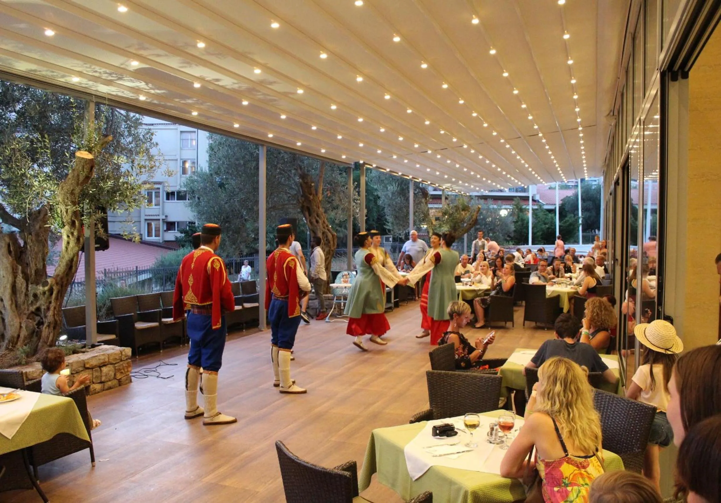 Evening entertainment in Vile Oliva Hotel & Resort