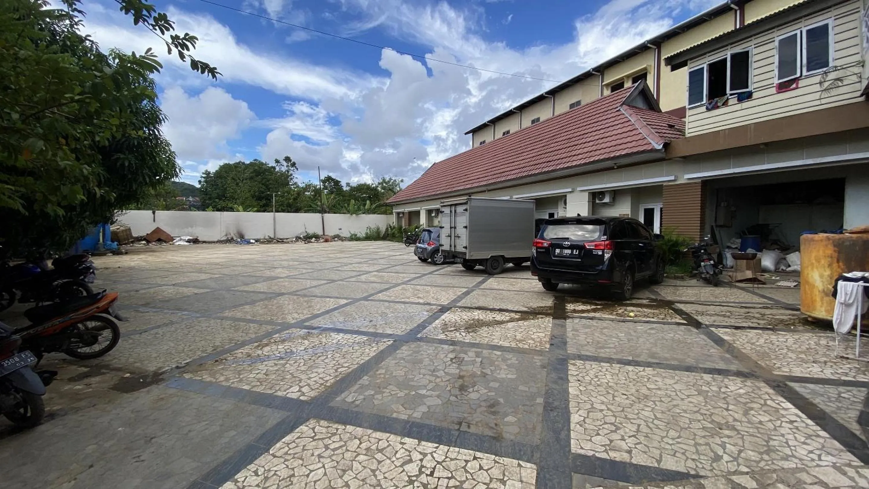 Facade/entrance in Hotel O Hasma Jaya Syariah