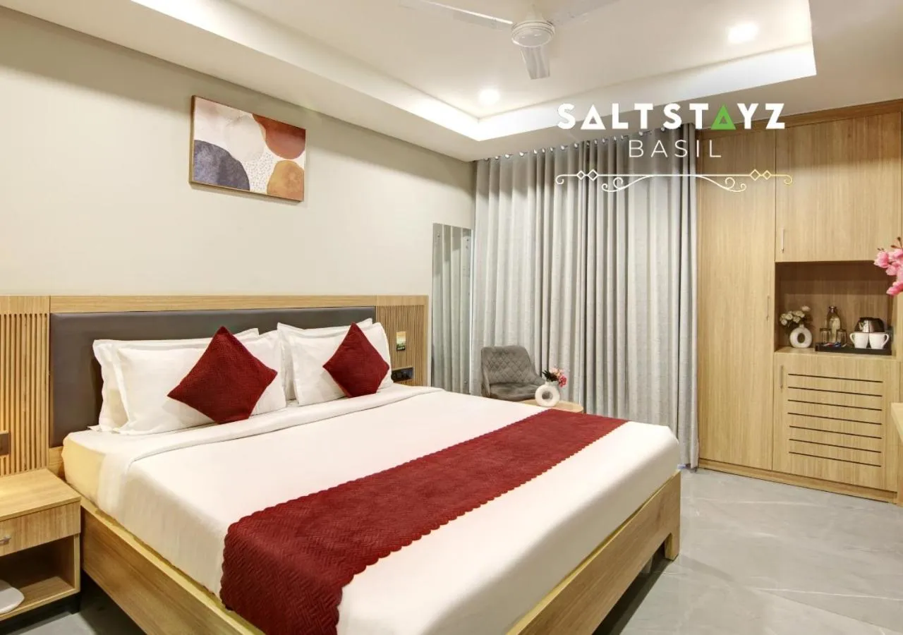 Bed in Saltstayz Basil - Near Golf Course Road & Extension Road