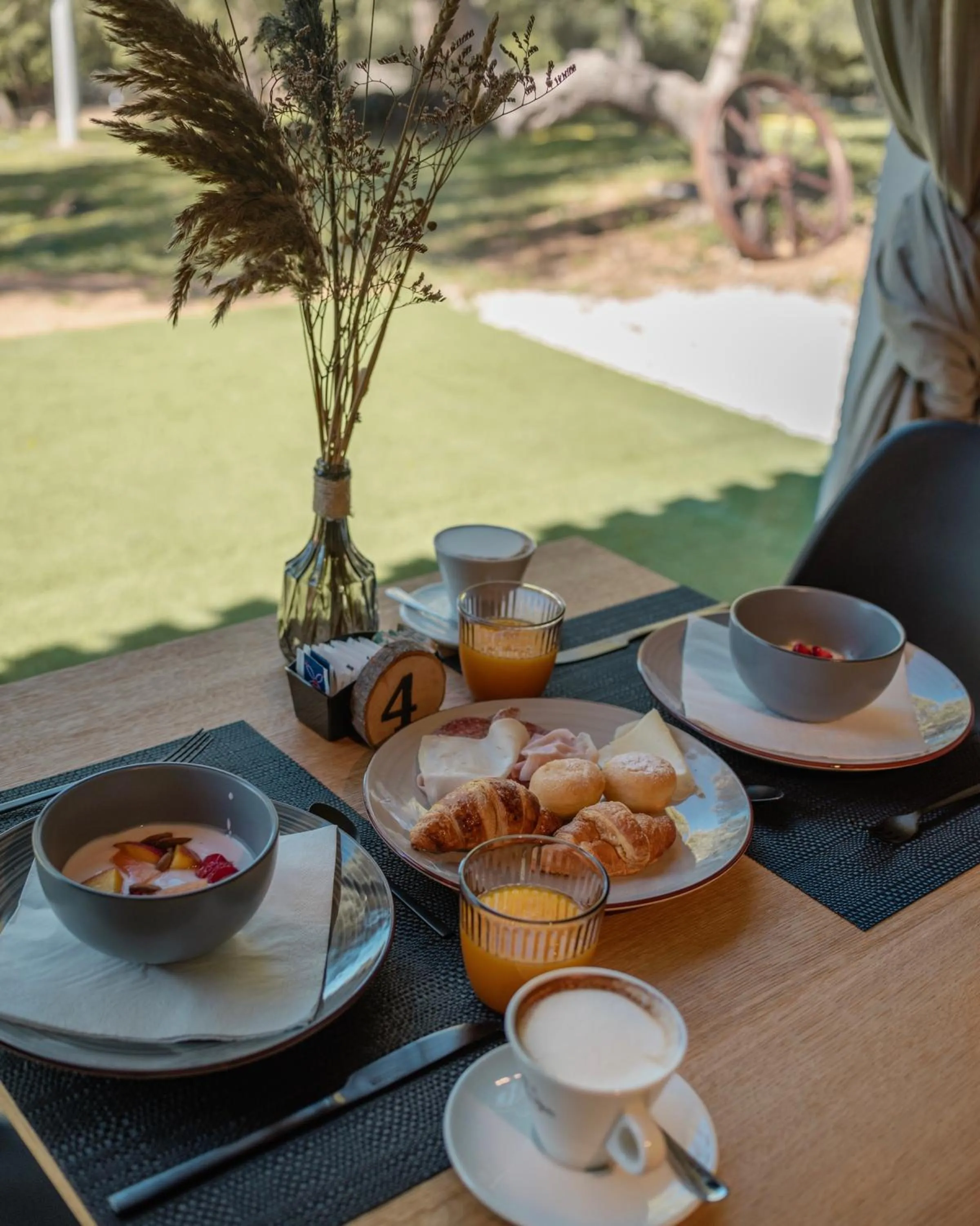 Breakfast in Uddastri Retreat