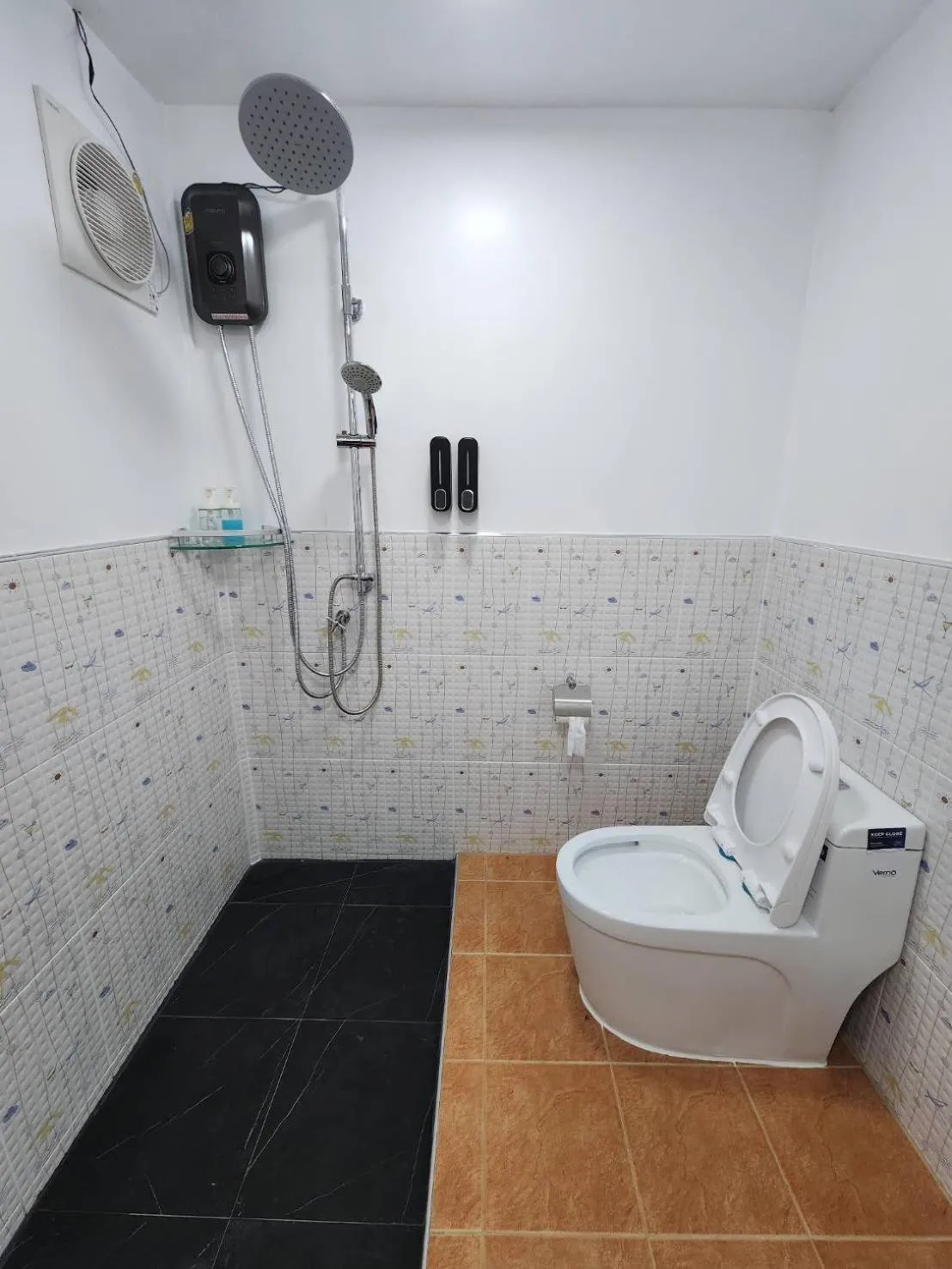 Bathroom in Lake Hill Resort Kanchanaburi