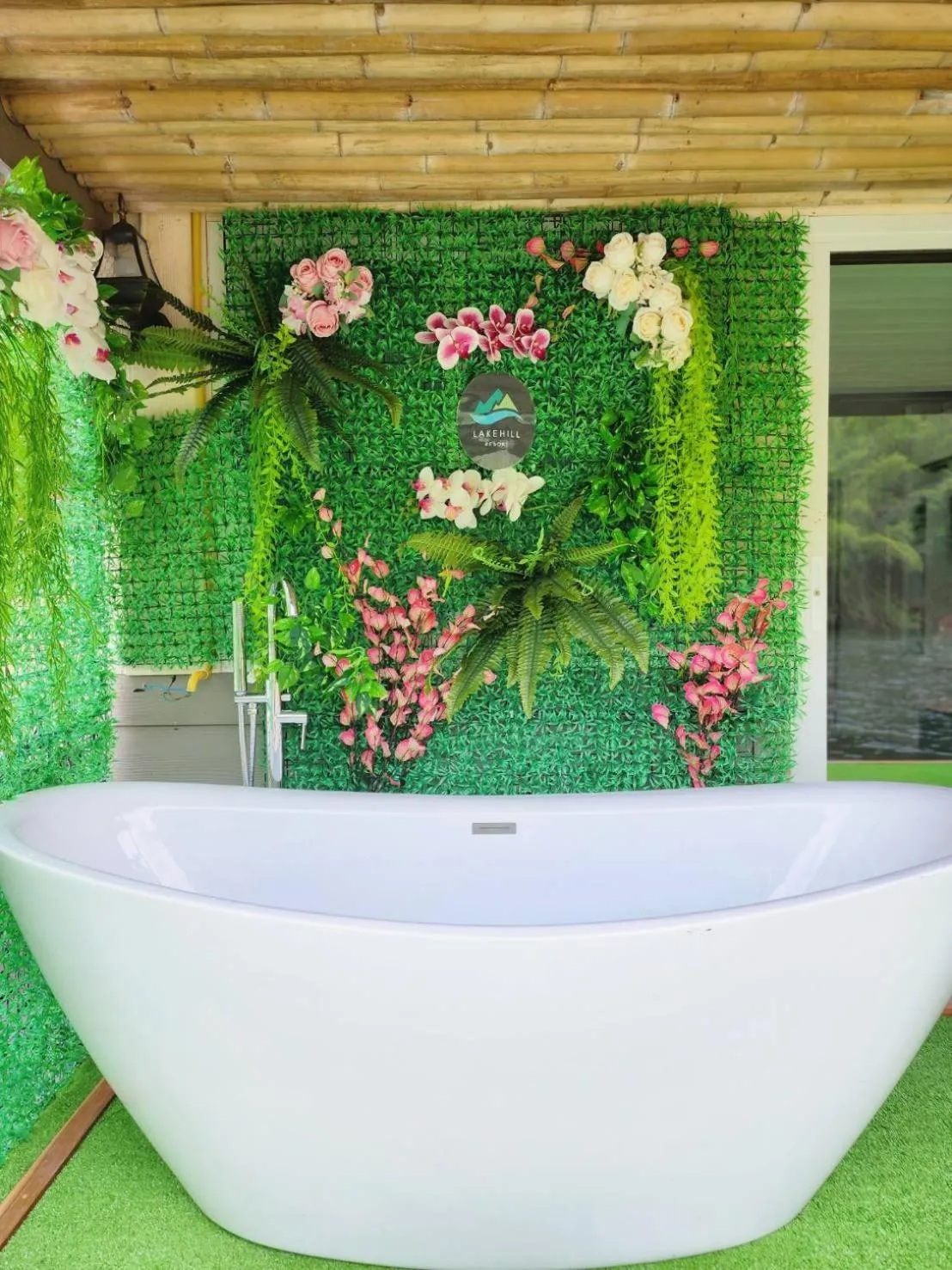 Bath in Lake Hill Resort Kanchanaburi