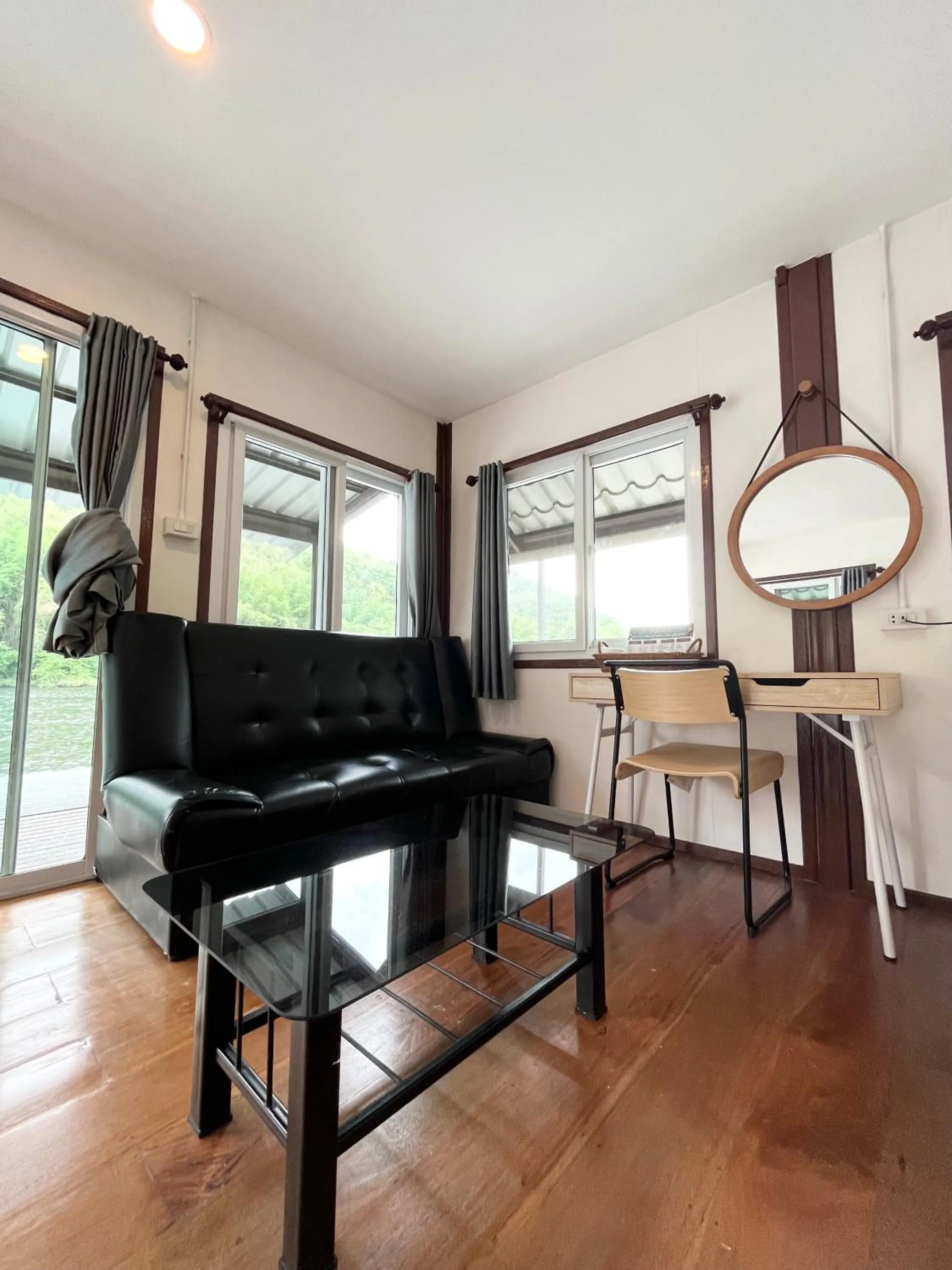 Living room in Lake Hill Resort Kanchanaburi