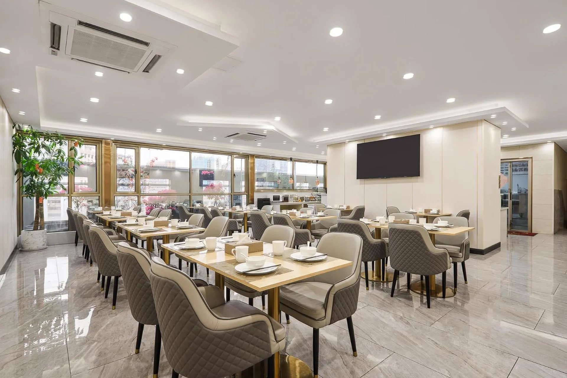 Restaurant/places to eat in Yishang Hotel - Guangzhou Railway Station Yuexiu Park Subway Station