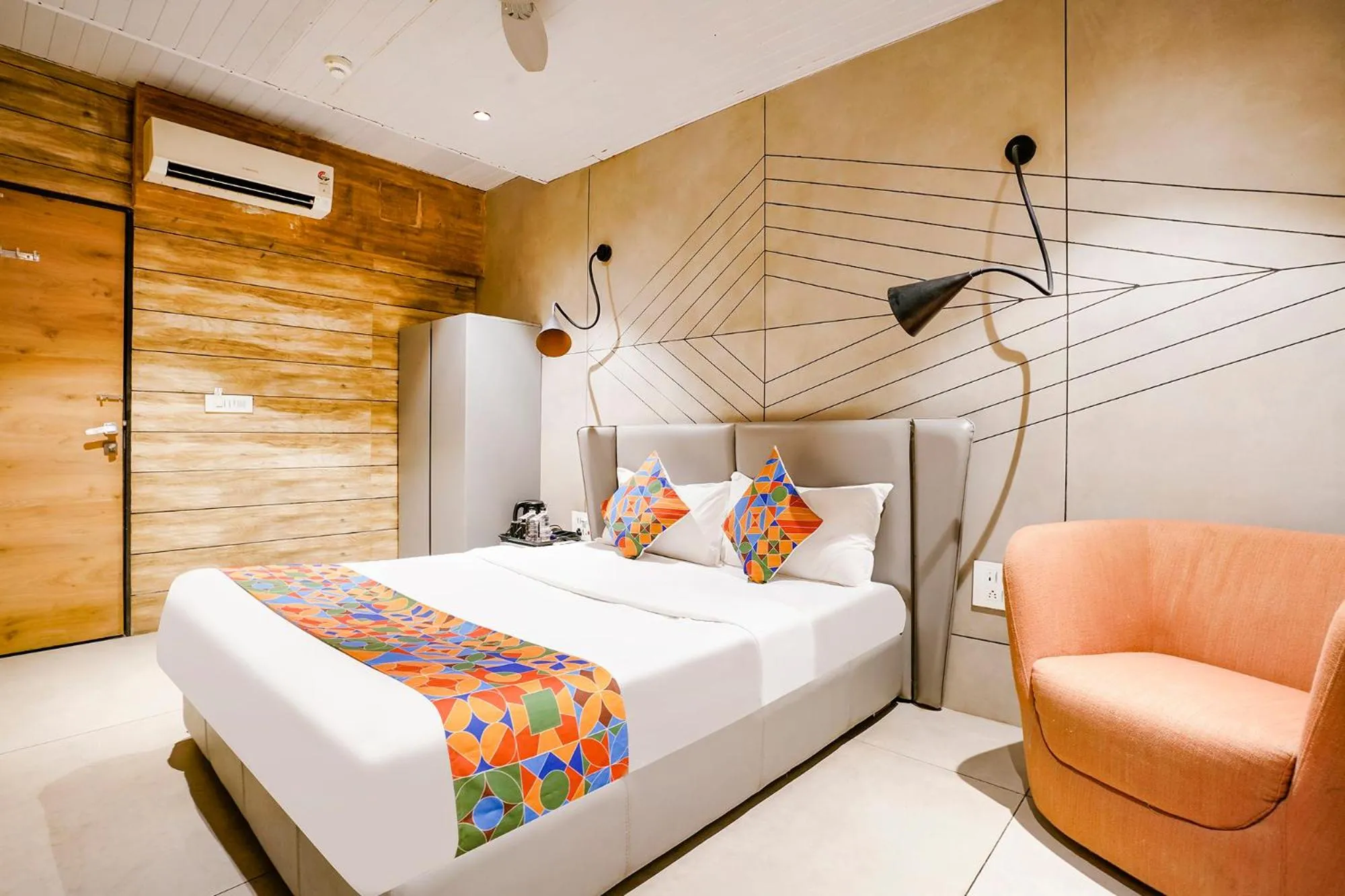 Bed in FabHotel Prime Welcome Palace - Inside Chandni Chowk Complex