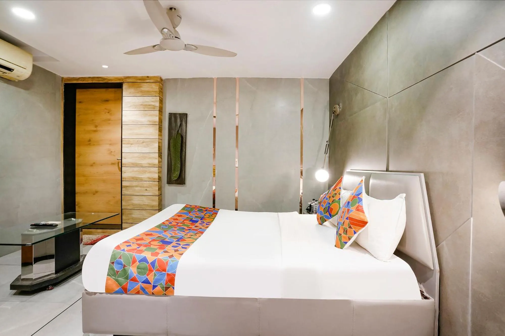 Bed in FabHotel Prime Welcome Palace - Inside Chandni Chowk Complex