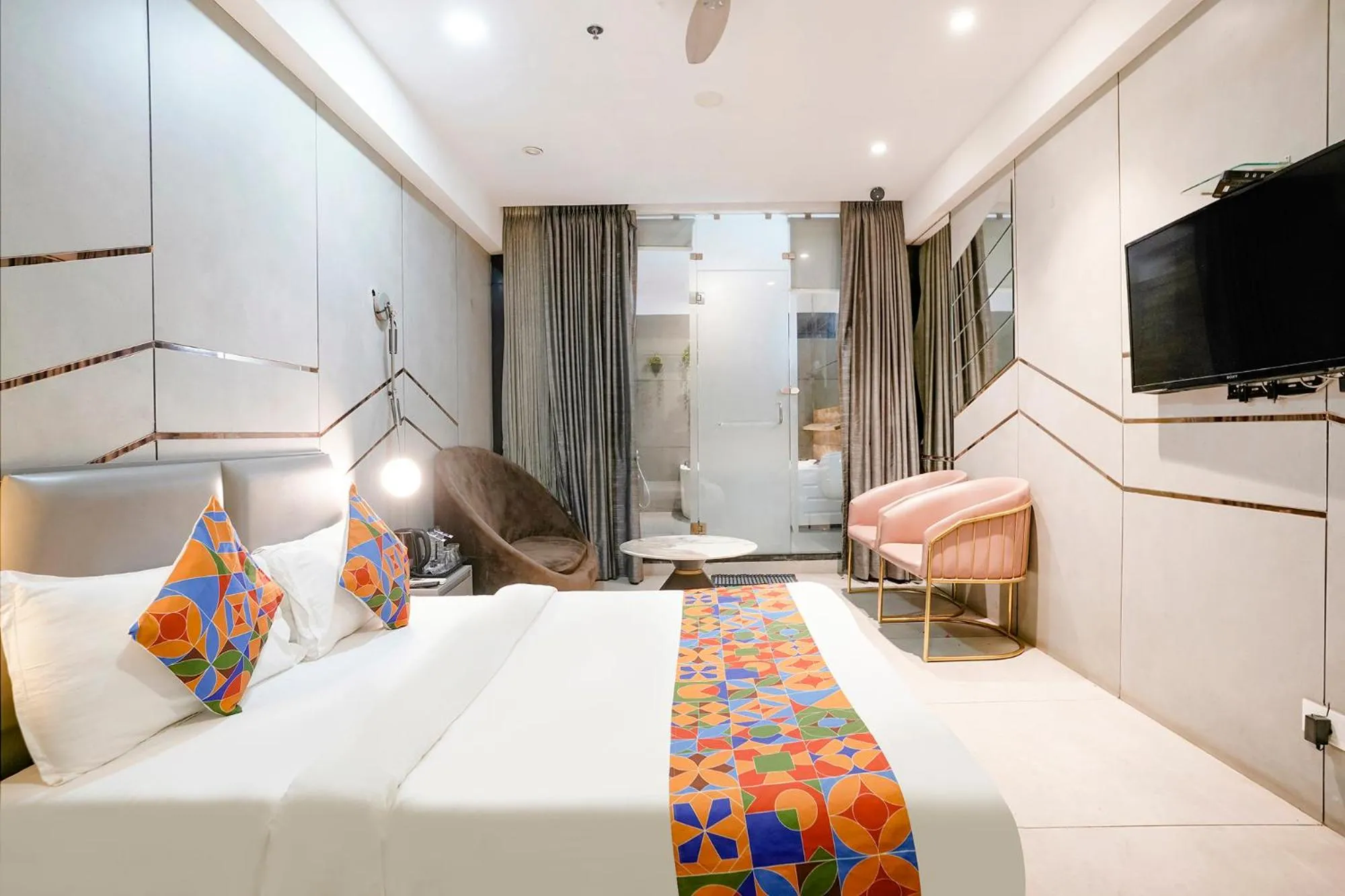 Bed in FabHotel Prime Welcome Palace - Inside Chandni Chowk Complex