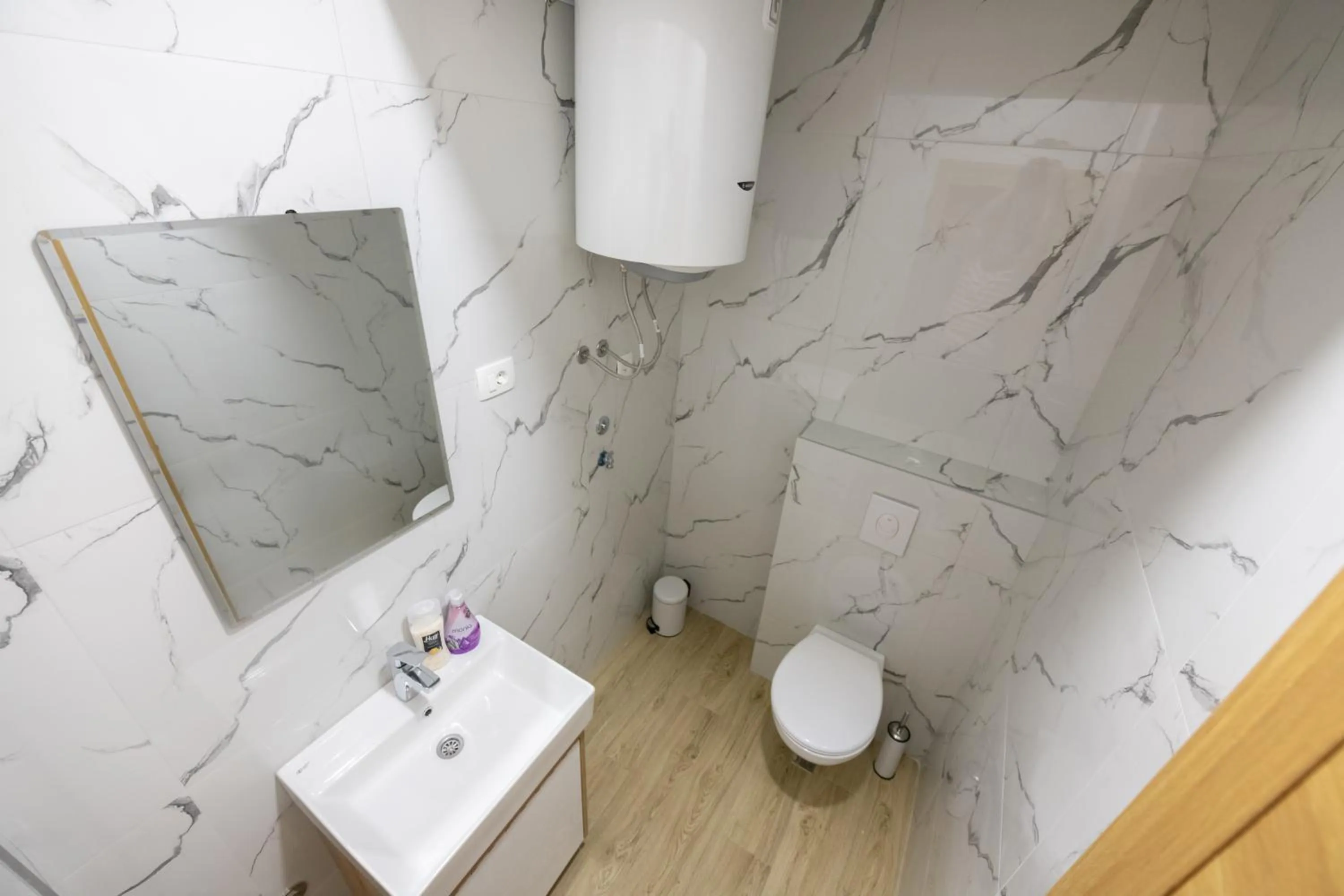 Toilet in Pini Apart-hotel