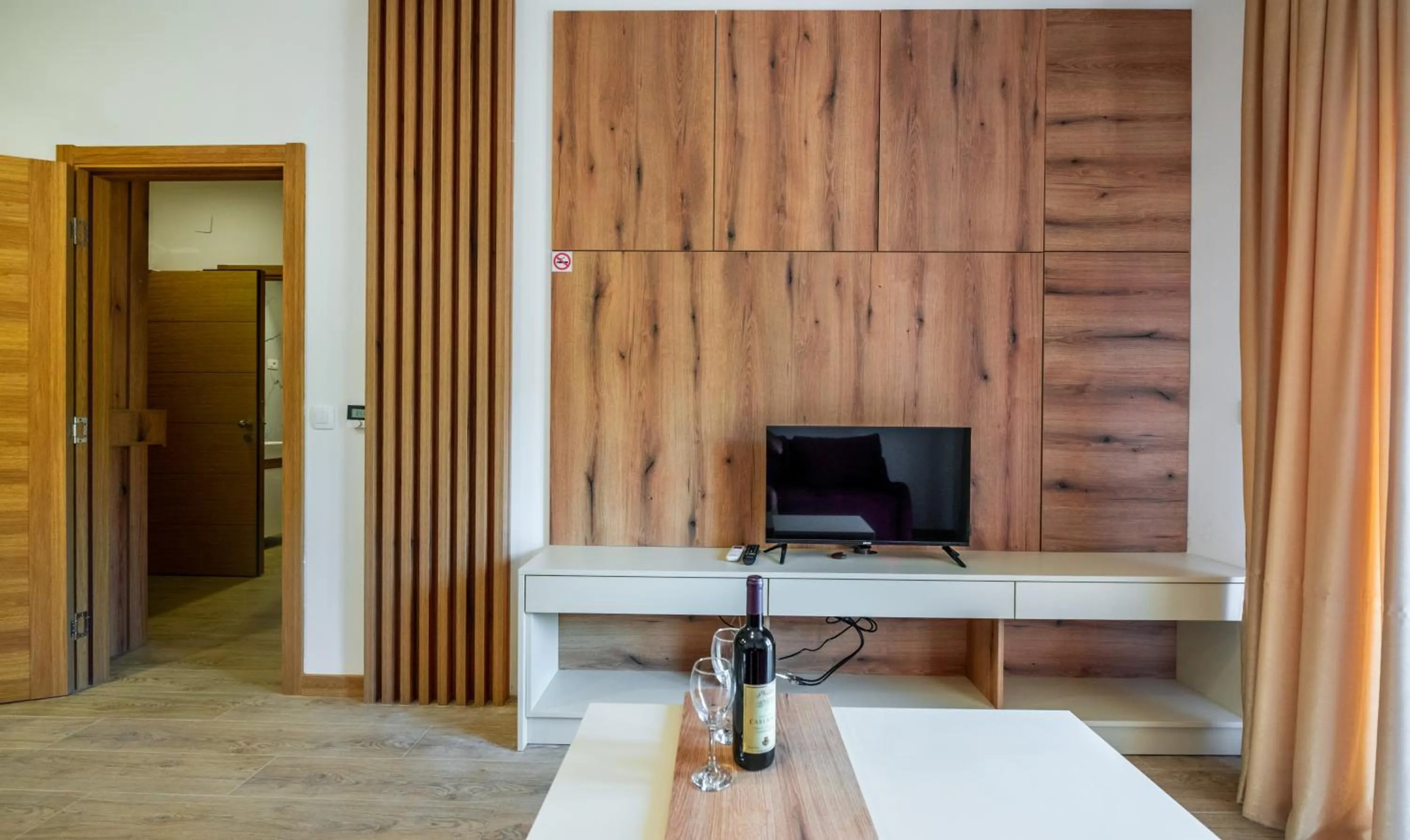 TV and multimedia in Pini Apart-hotel