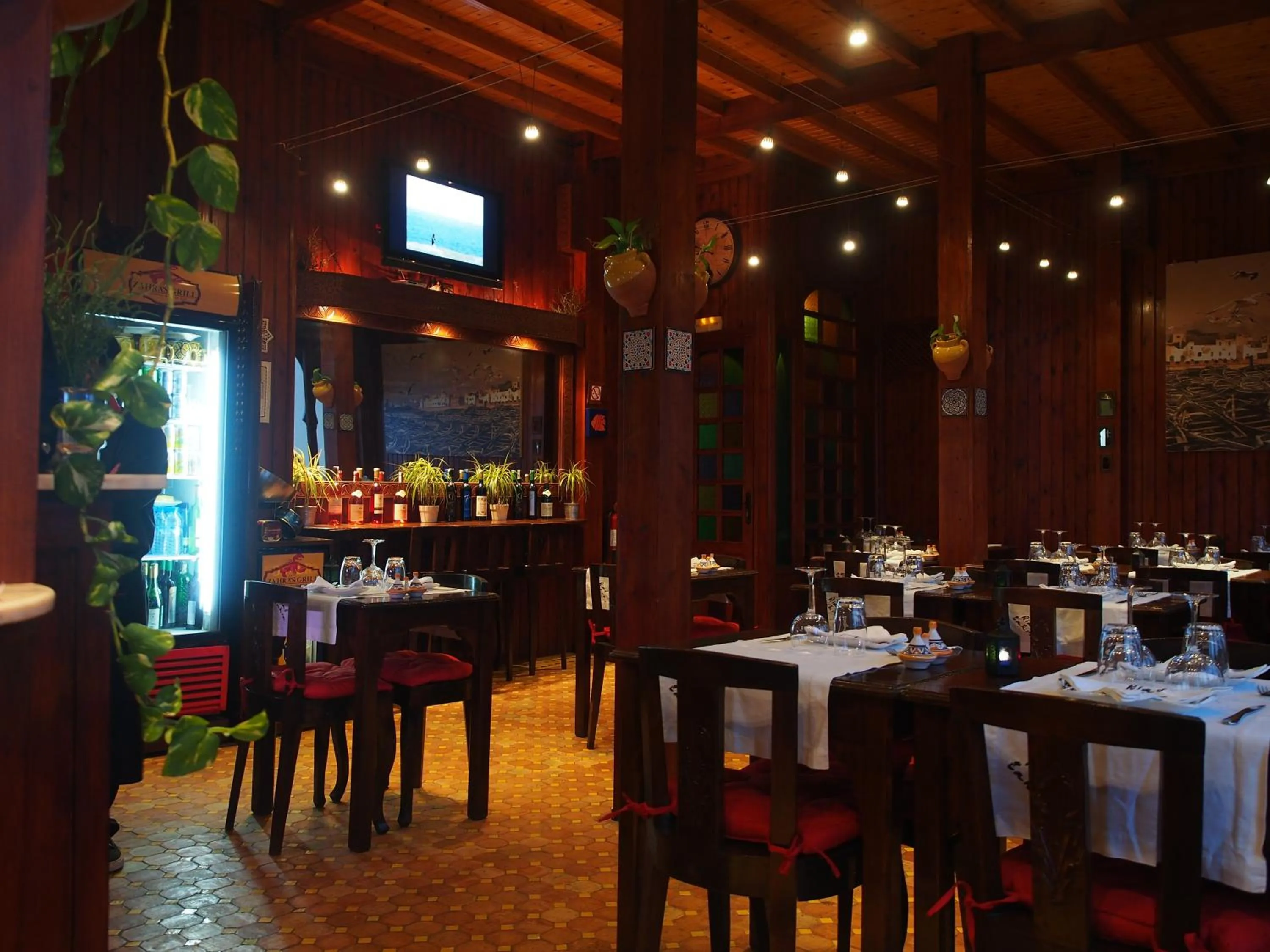 Restaurant/places to eat in Riad Zahra