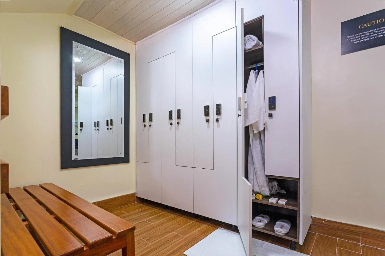 Fitness centre/facilities in Saggys Suites Hotel & Spa