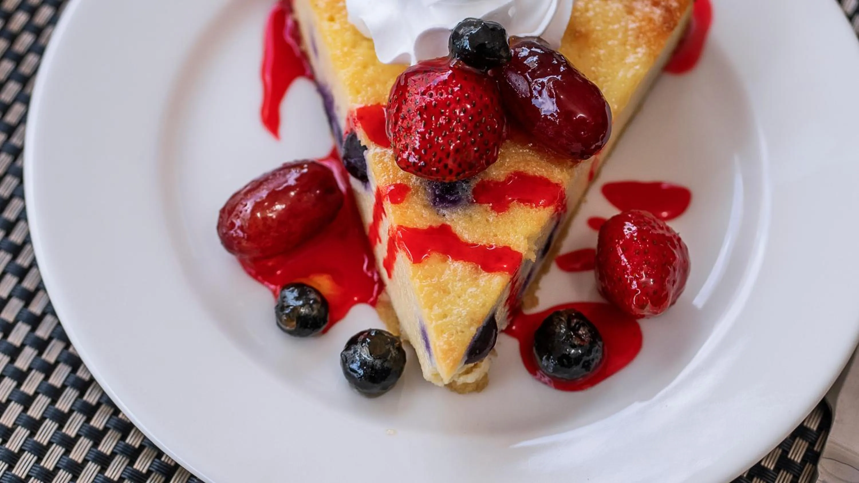 Food in Saggys Suites Hotel & Spa