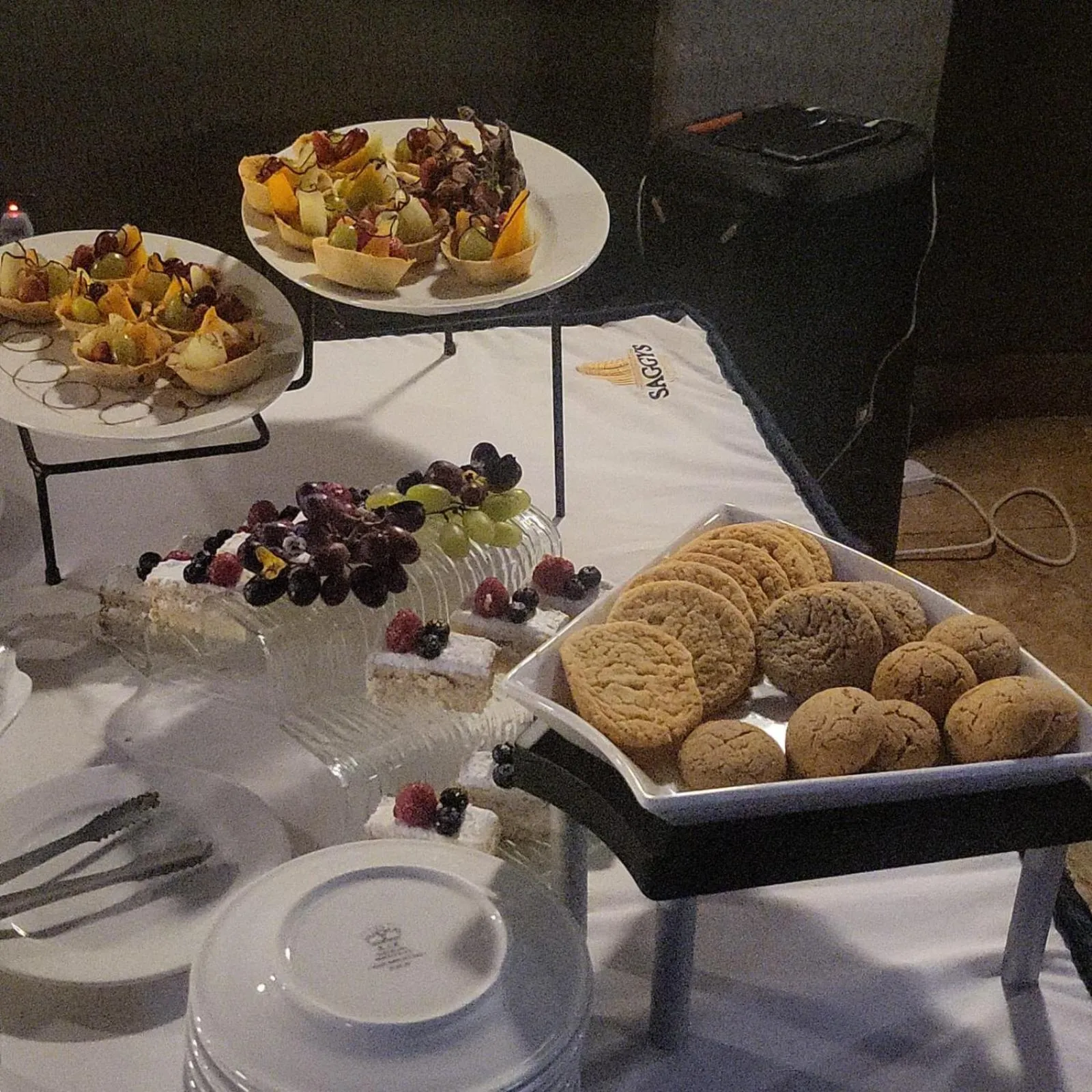 Food and drinks in Saggys Suites Hotel & Spa