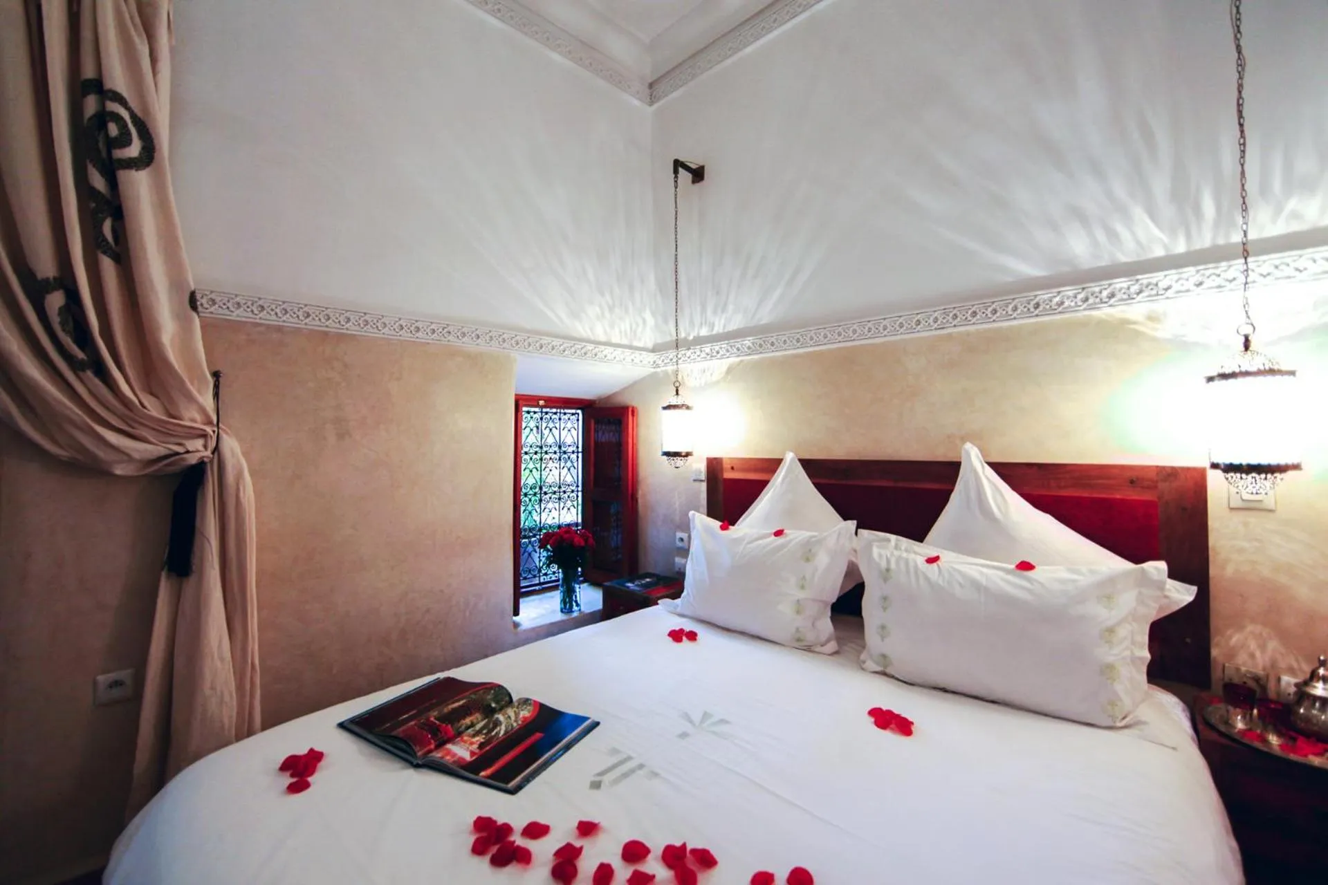 Bed in Riad Dar Justo Hotel Boutique & Spa