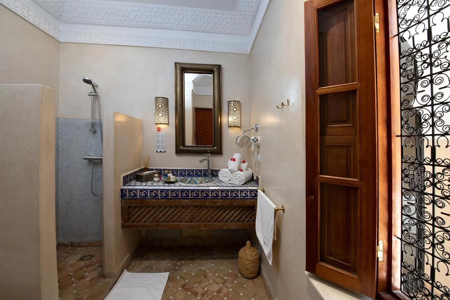 Bathroom, Bed in Riad Dar Justo Hotel Boutique & Spa