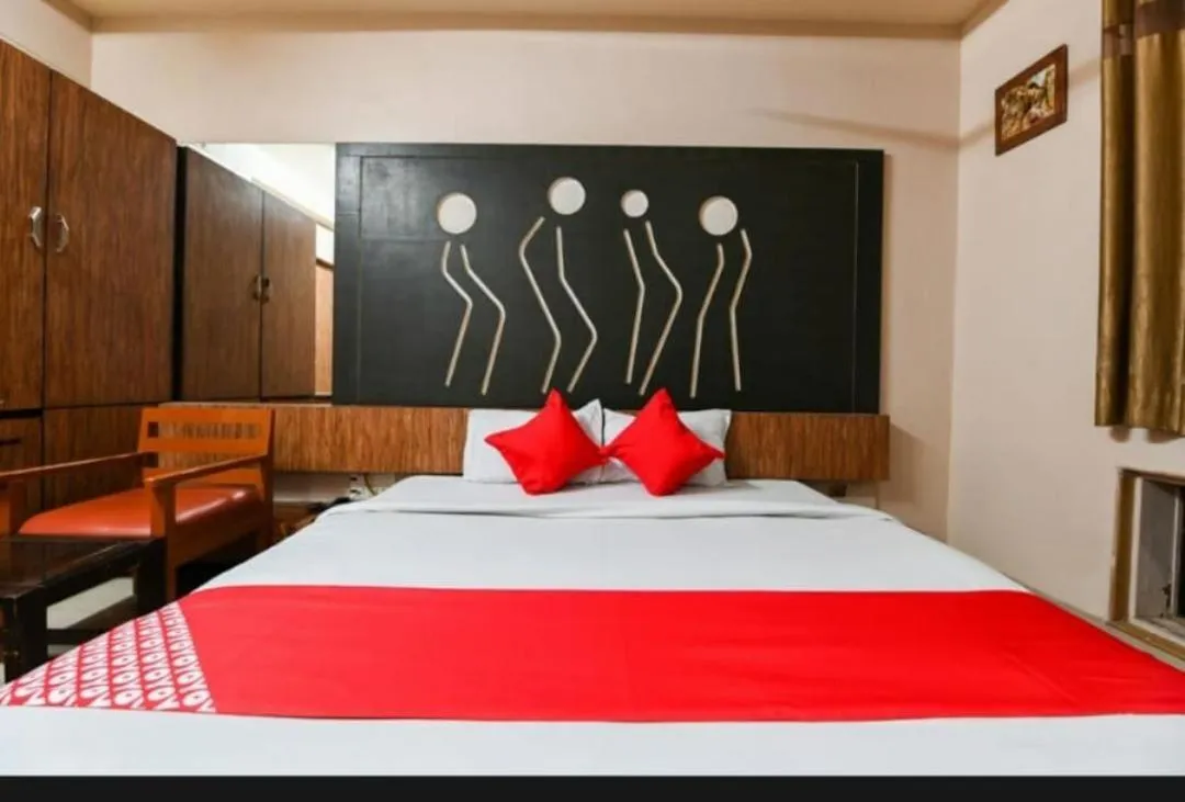 Bed in KK Hotel & Restaurant