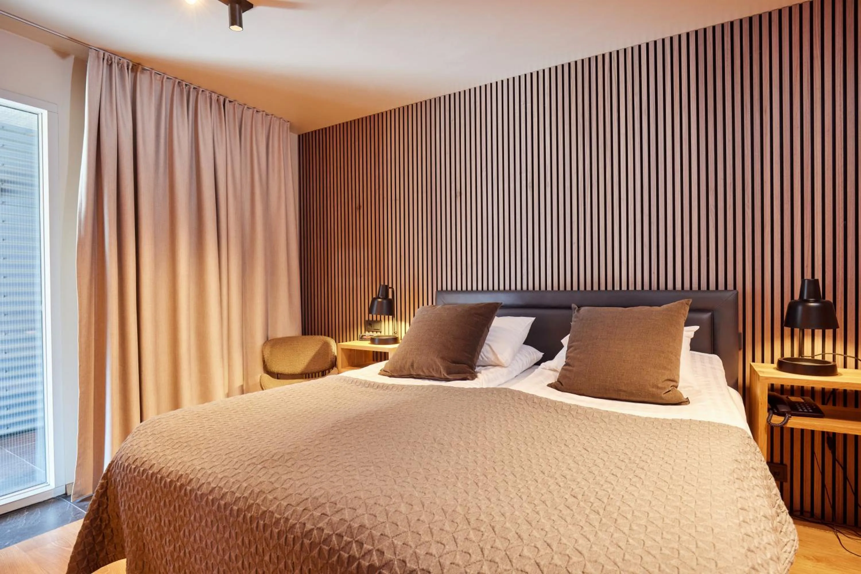 Bedroom, Bed in Hotel Frón