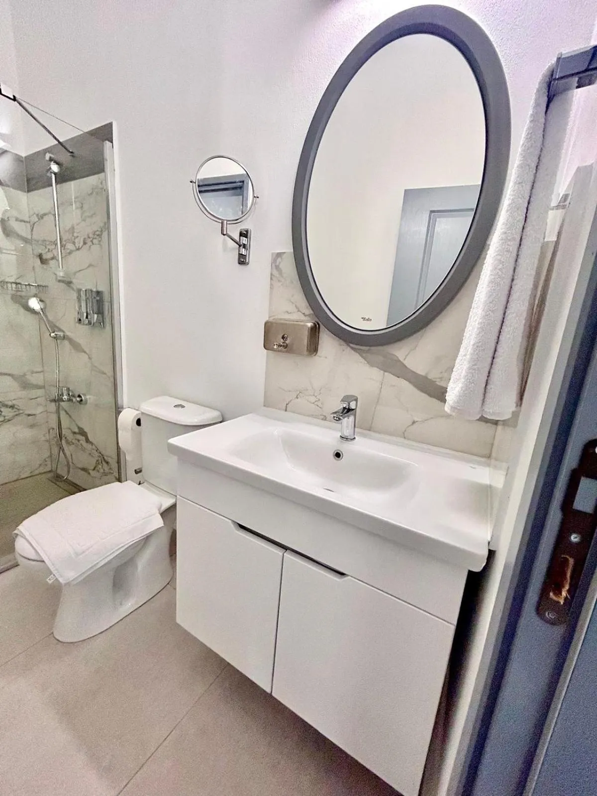 Shower in Royal Goddess Guest House, Walled City