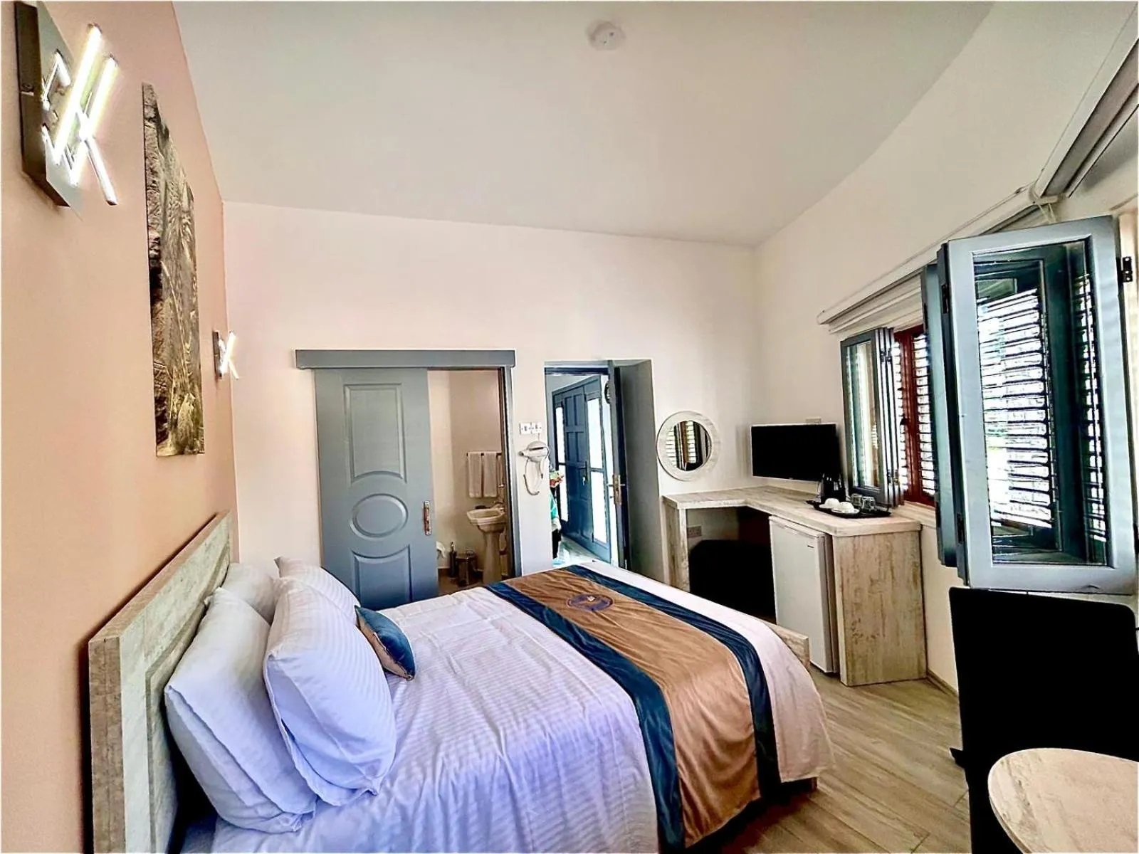 Bed in Royal Goddess Guest House, Walled City