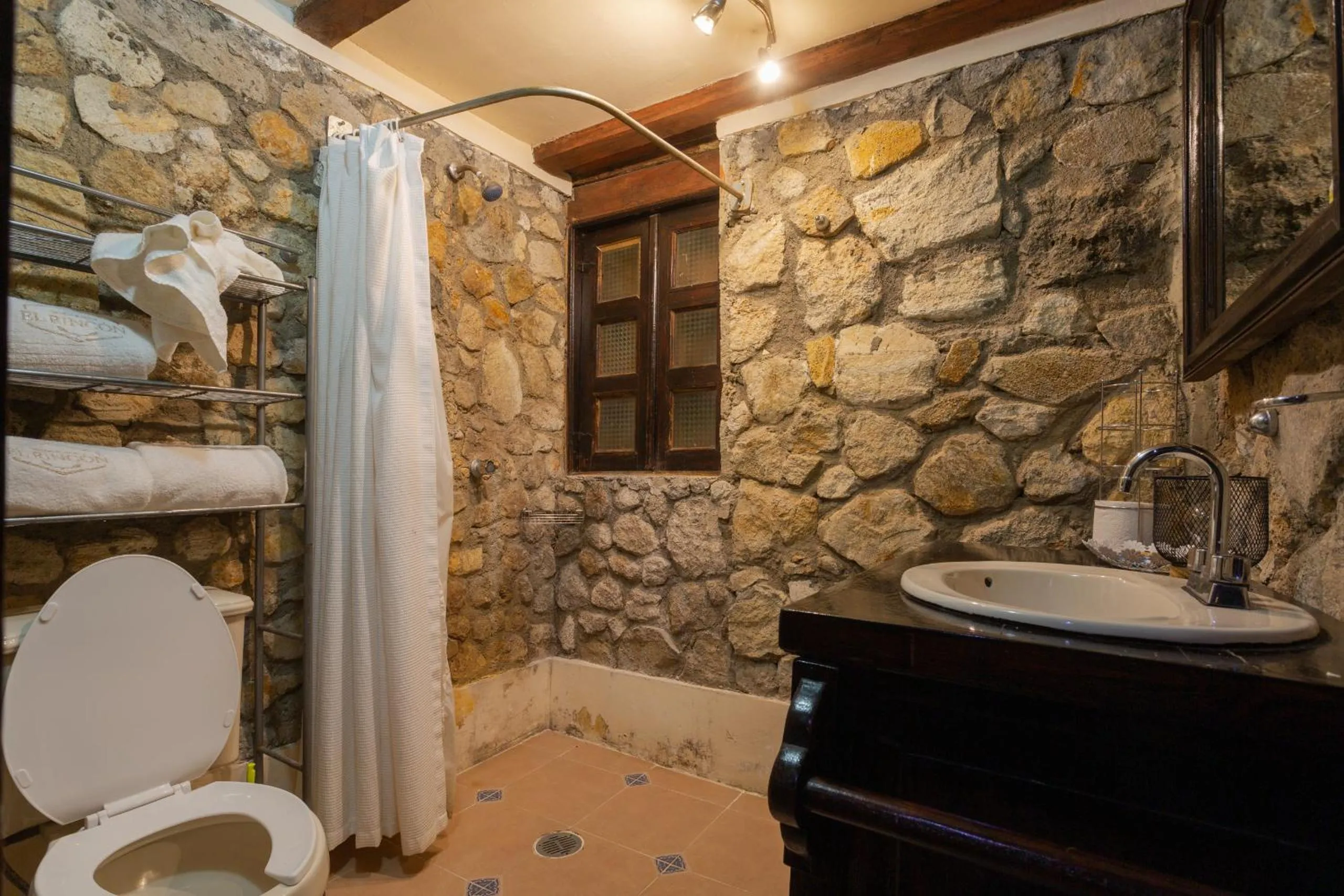 Shower in Hotel Boutique El Rincón