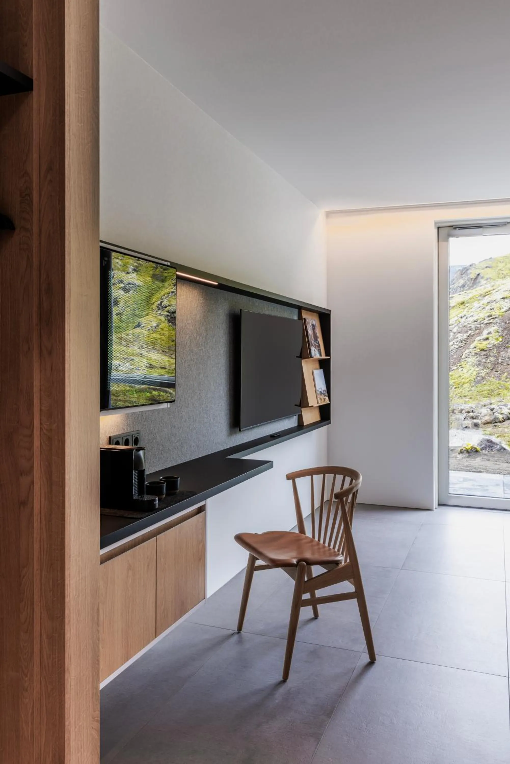 TV and multimedia in ION Adventure Hotel, Nesjavellir, a Member of Design Hotels