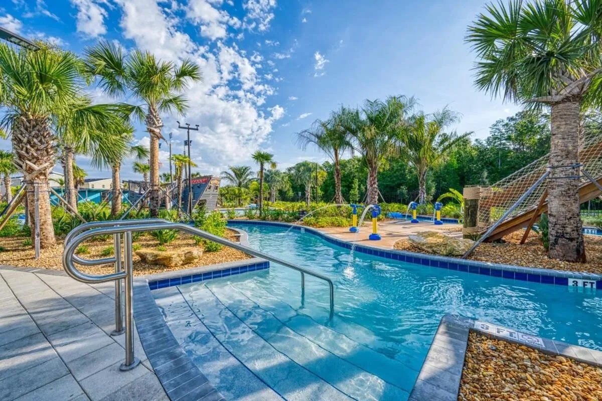 Brand New Corner Lot Pond View Vacation Home