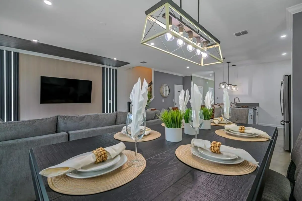 Brand New Corner Lot Pond View Vacation Home