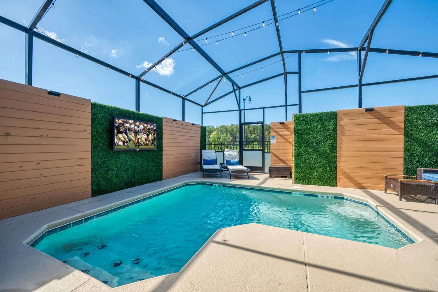 Brand New Corner Lot Pond View Vacation Home