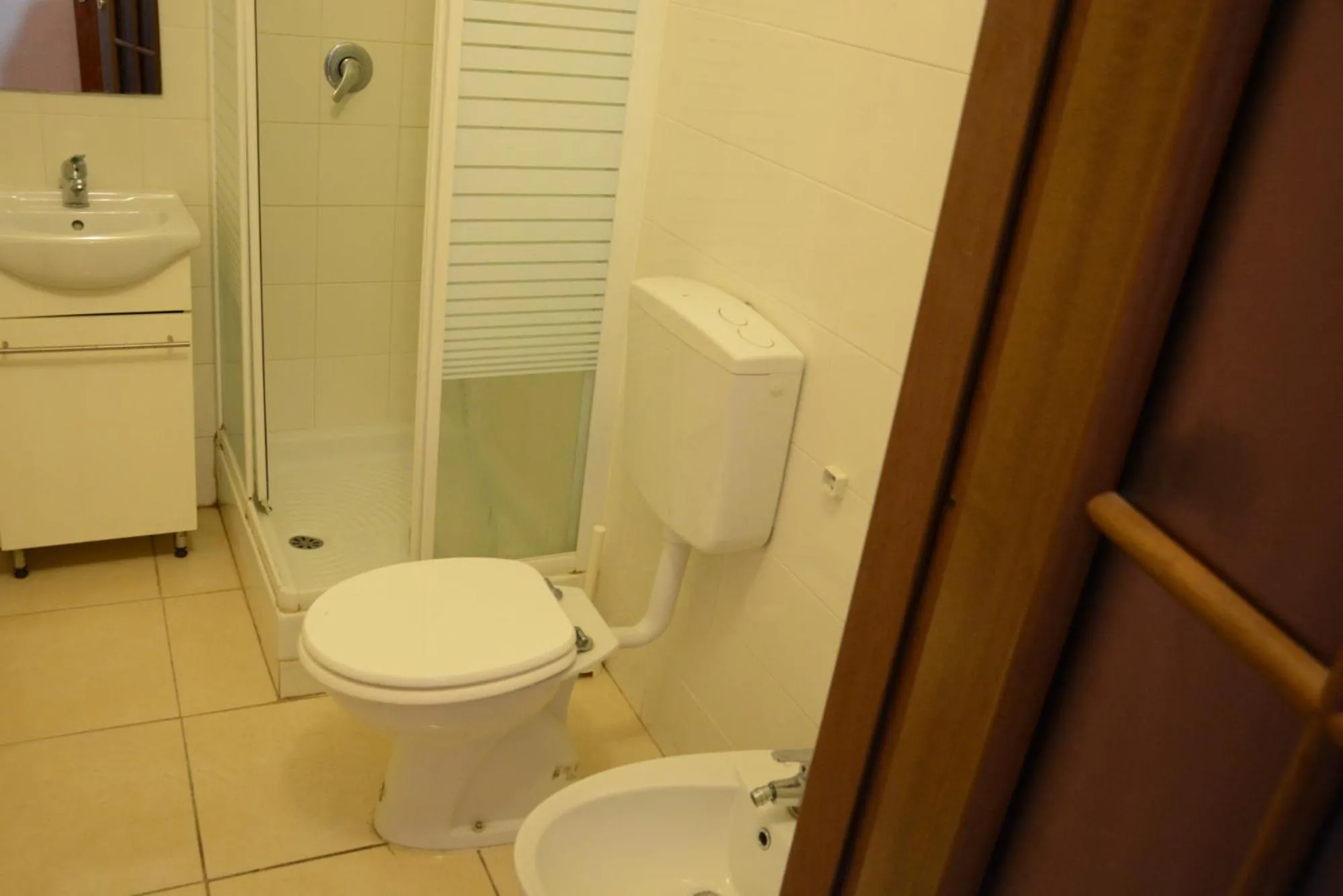 Shower in Albergo Royal Genova