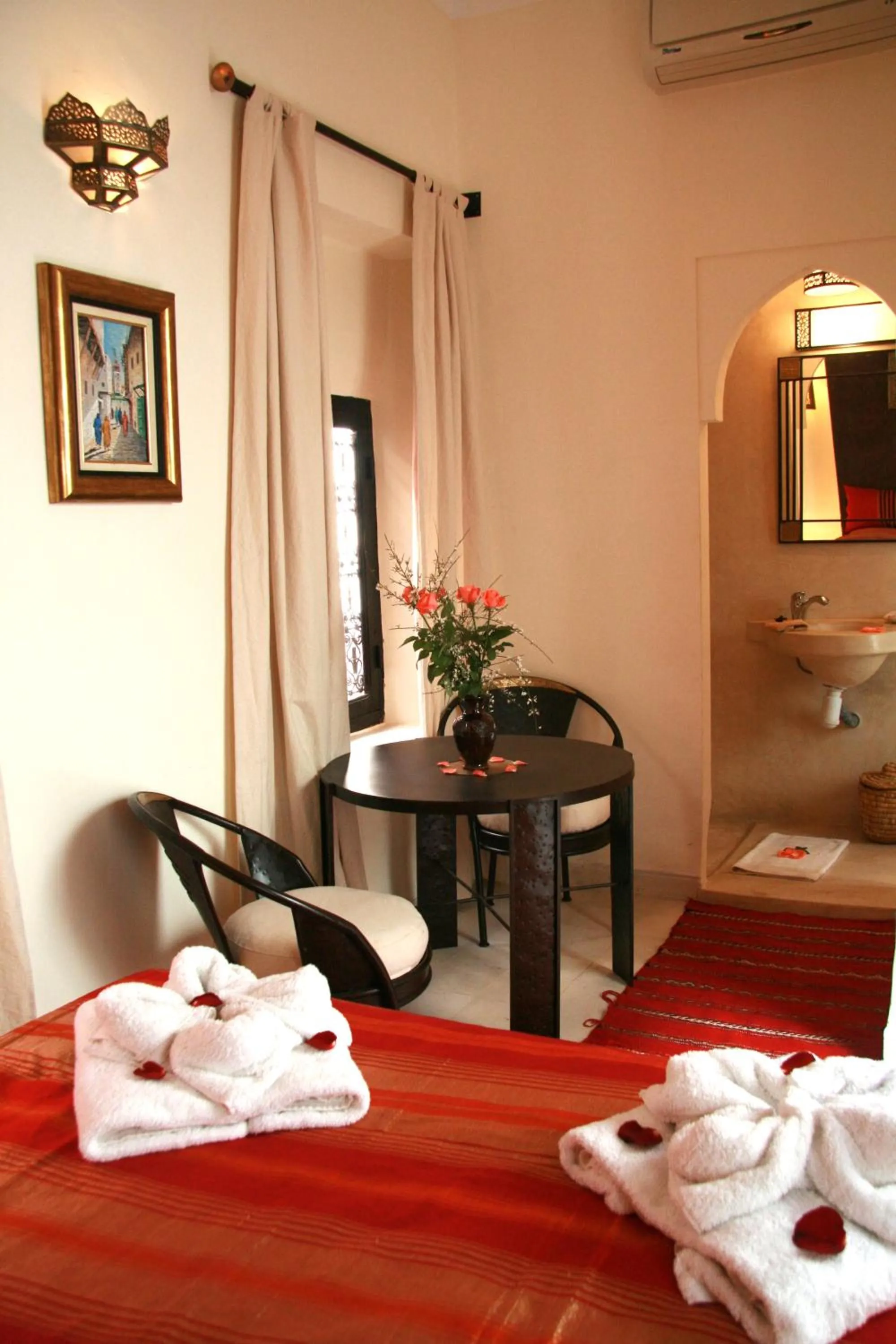 Bathroom, Bed in Riad Carina