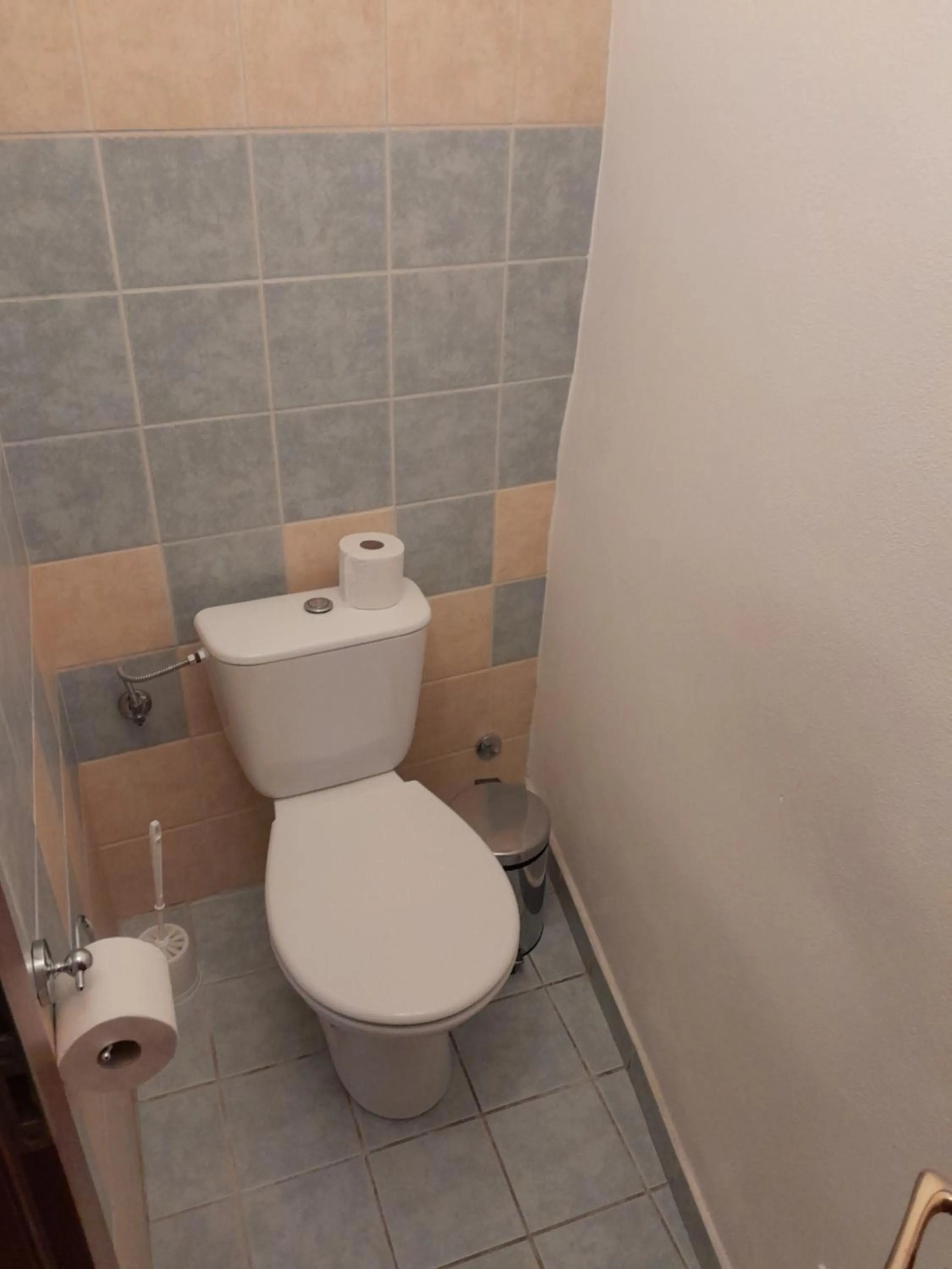 Toilet in Apartments Kájovská 63