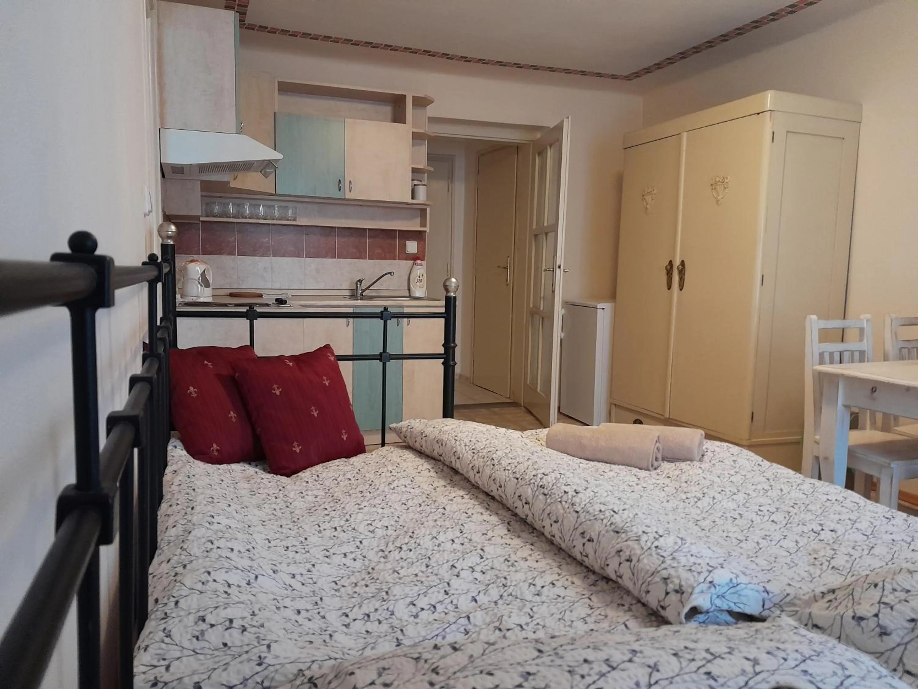 Bed in Apartments Kájovská 63