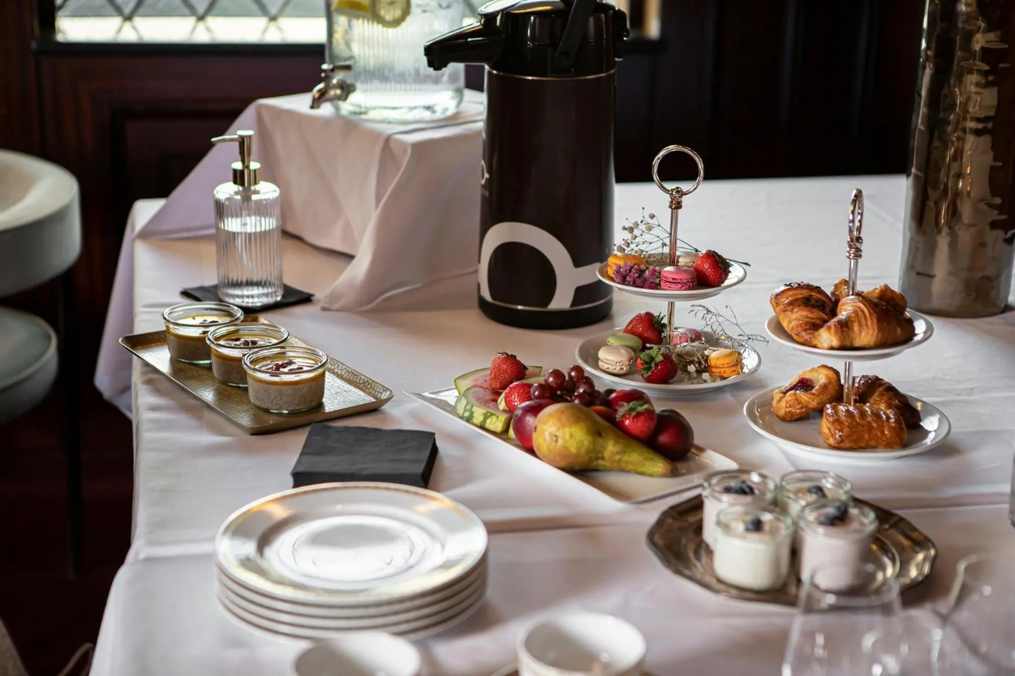 Meeting/conference room in Hotel Holt - The Art Hotel